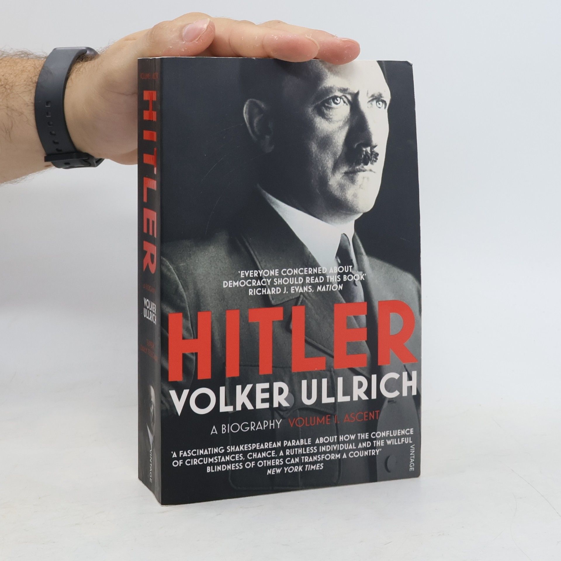 Volker Ullrich Hitler