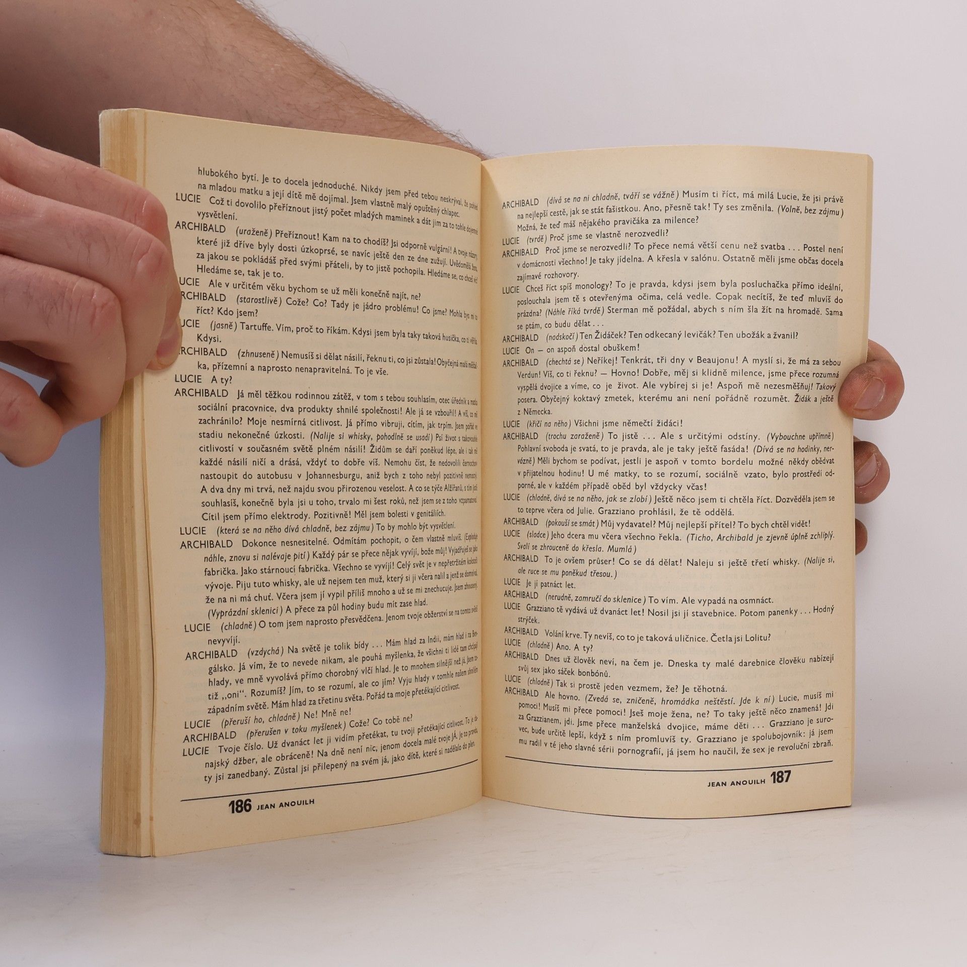 Autores varios Světová literatura 4/81