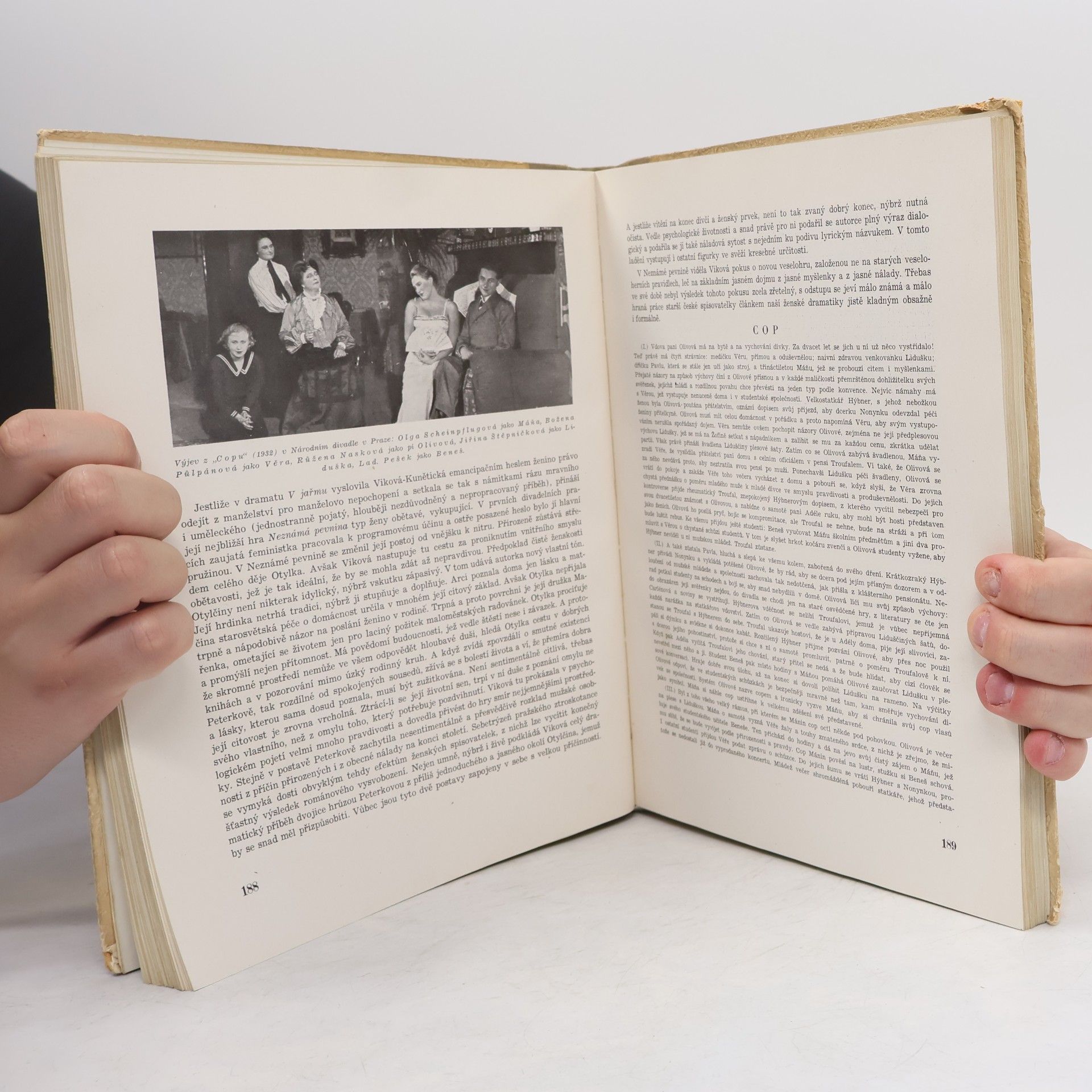 Various authors České umění dramatické. Část I.