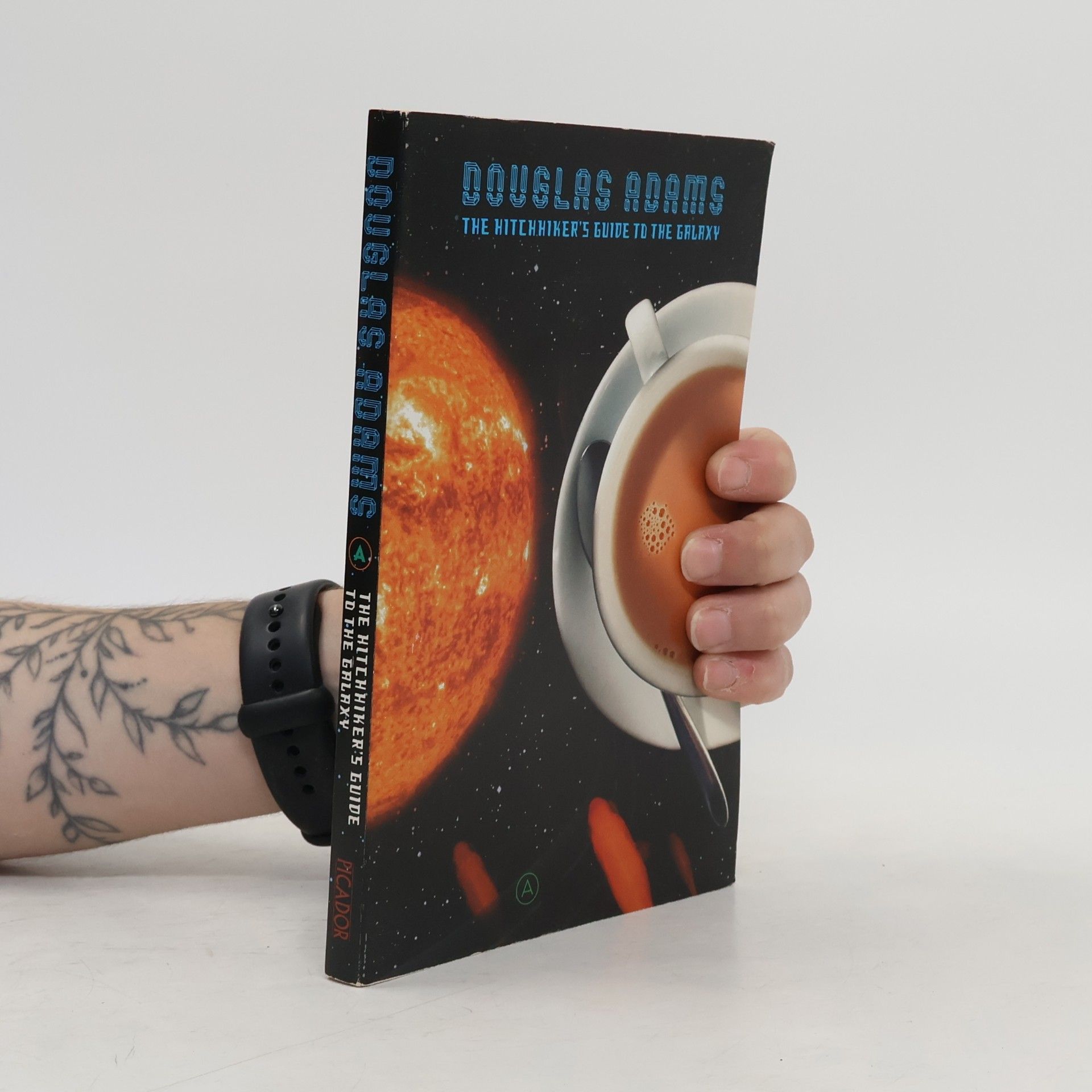 Douglas Adams The hitchhiker's guide to the galaxy