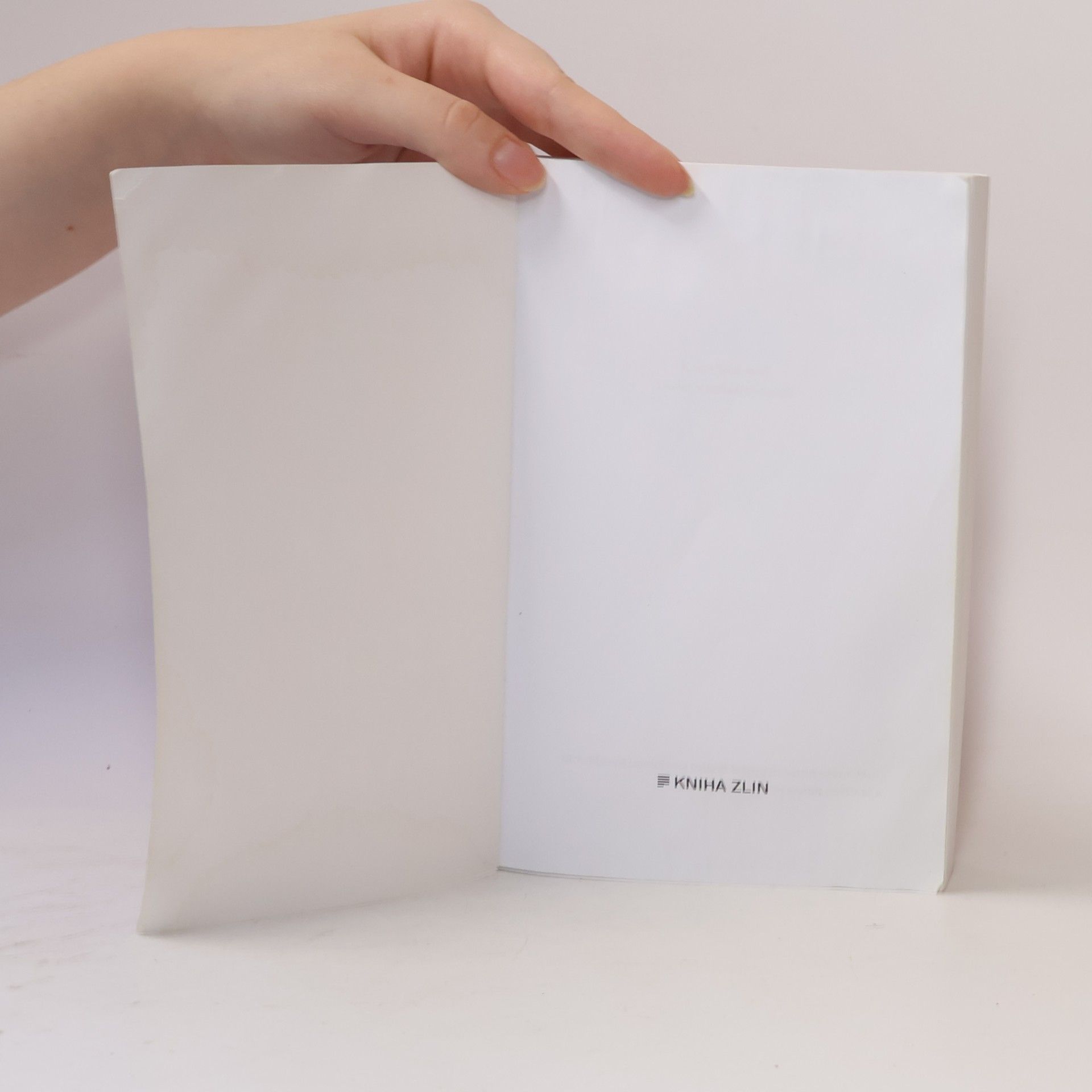 Karin Smirnoff Dívka v orlích spárech (recenzní výtisk)