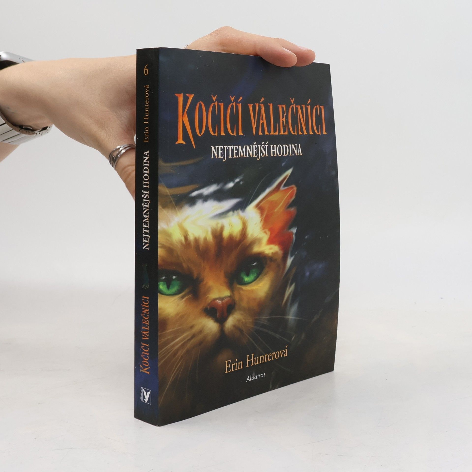 Erin Hunter Kočičí válečníci. Nejtemnější hodina