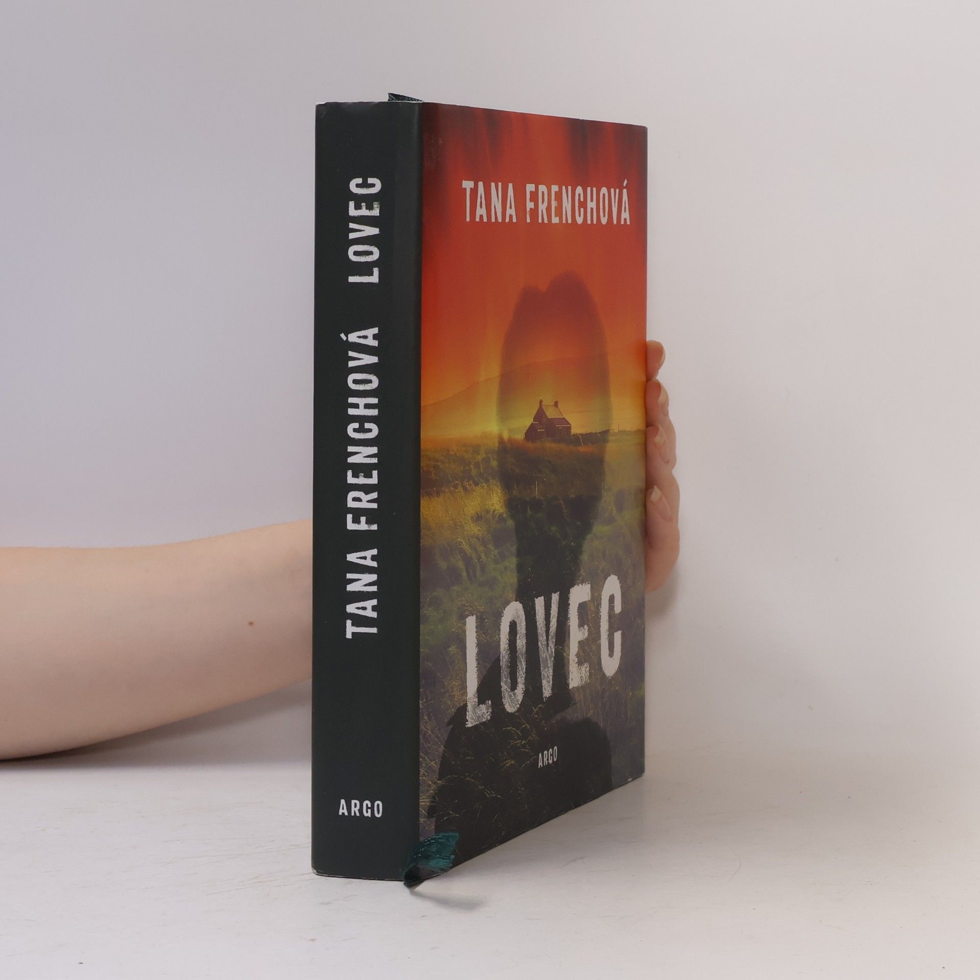 Tana French Lovec