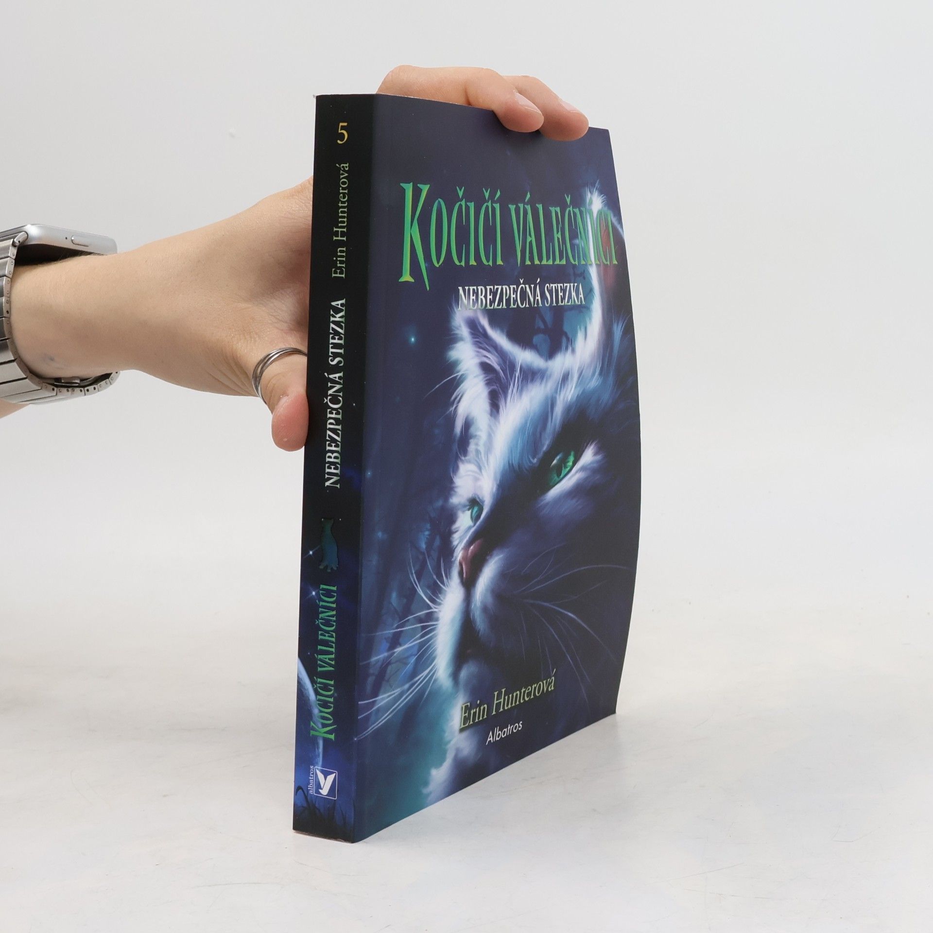 Erin Hunter Kočičí válečníci (5) - Nebezpečná stezka
