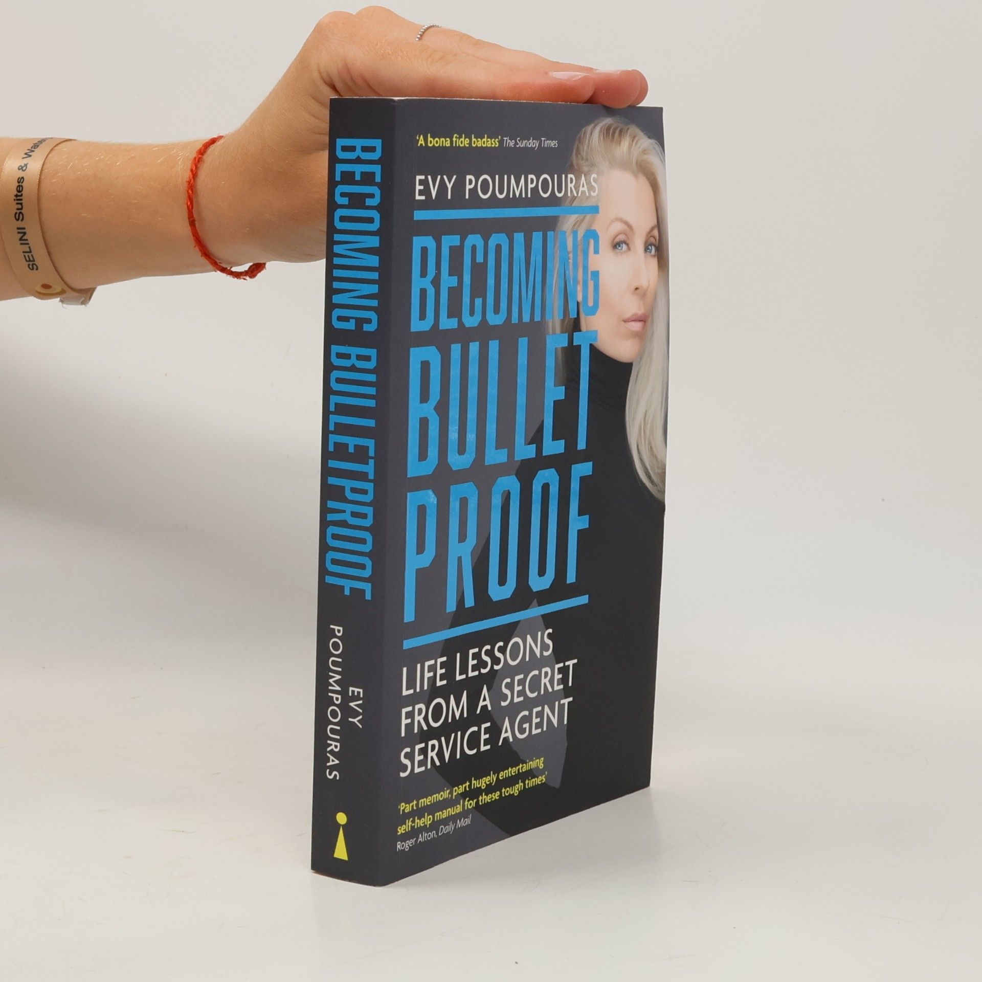 Poumpouras Evy Becoming Bulletproof
