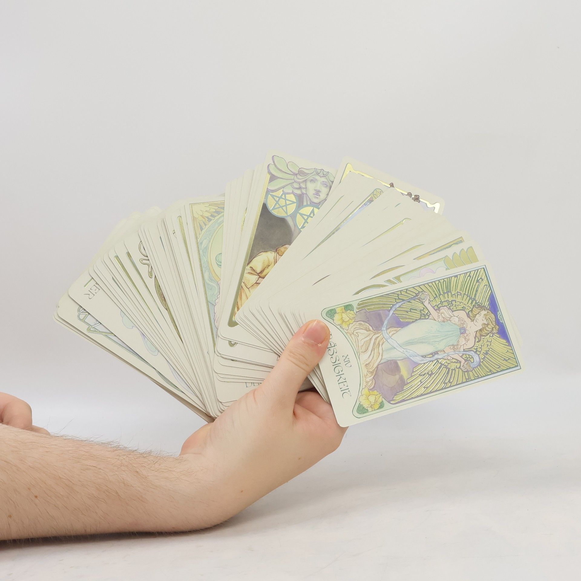 Matt Hughes Ätherische Visionen. Das illuminierte Tarot