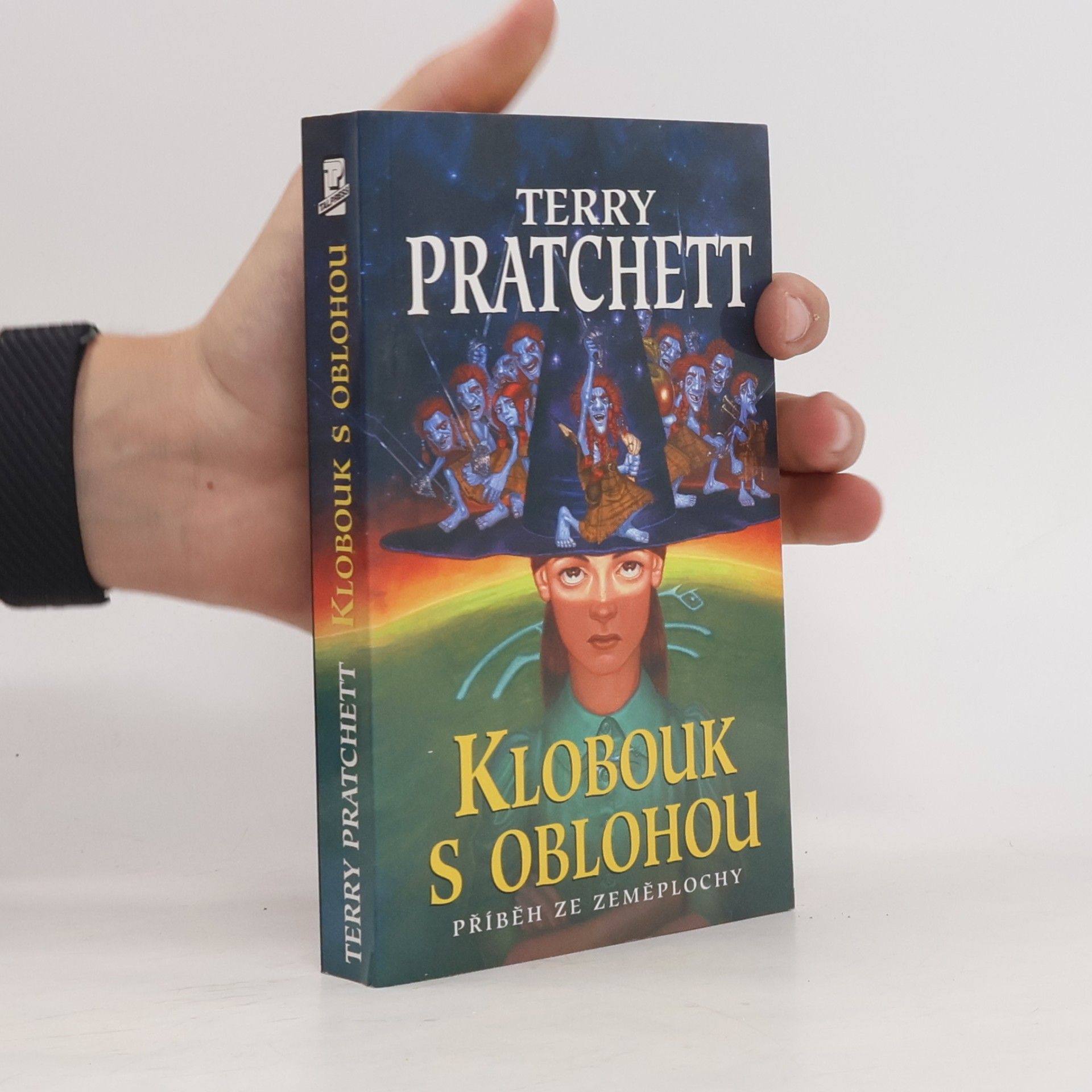 Terry Pratchett Klobouk s oblohou