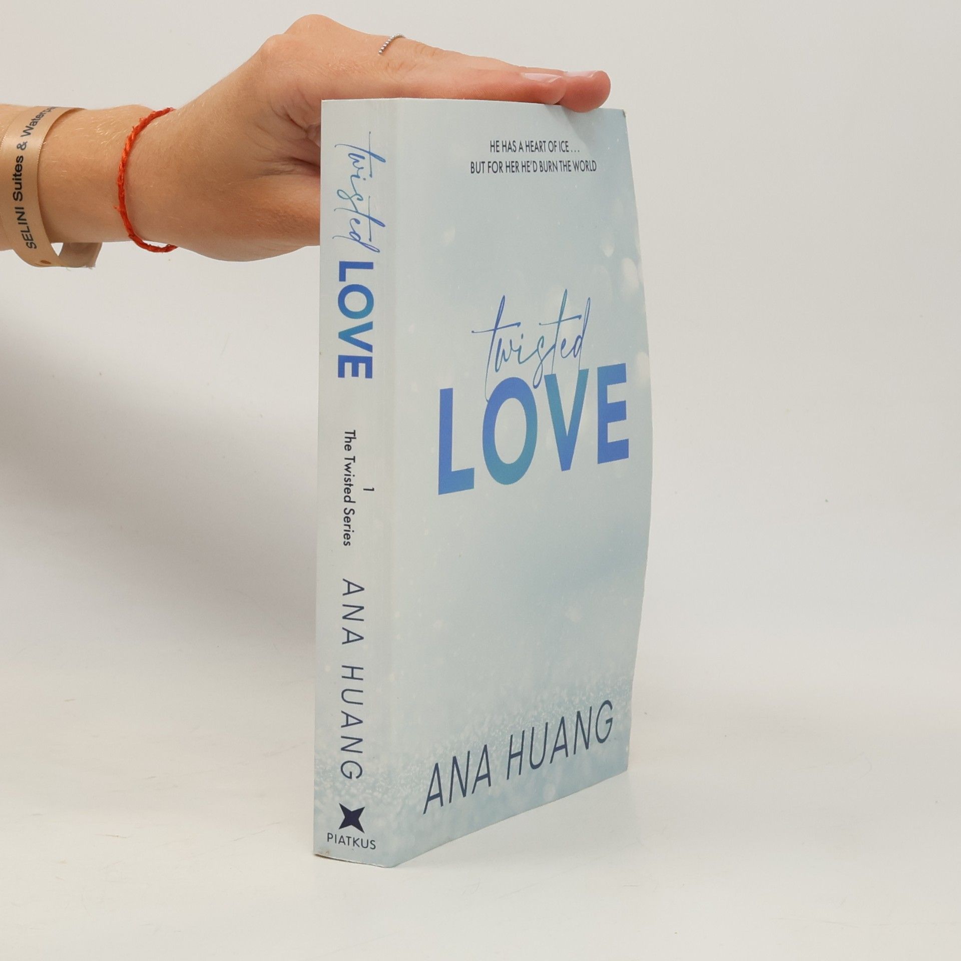Ana Huang Twisted love. Twisted book one