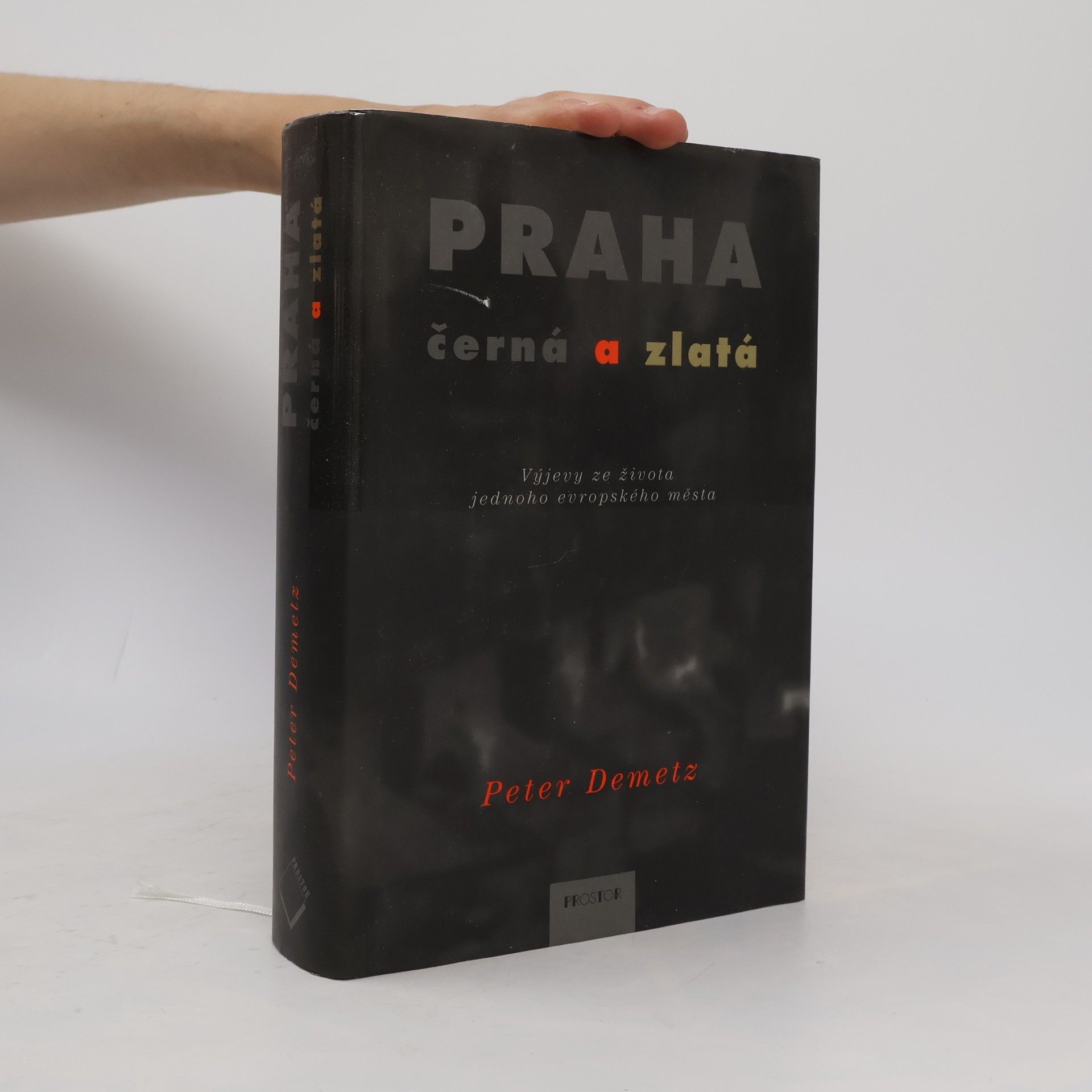 Peter Demetz Praha černá a zlatá