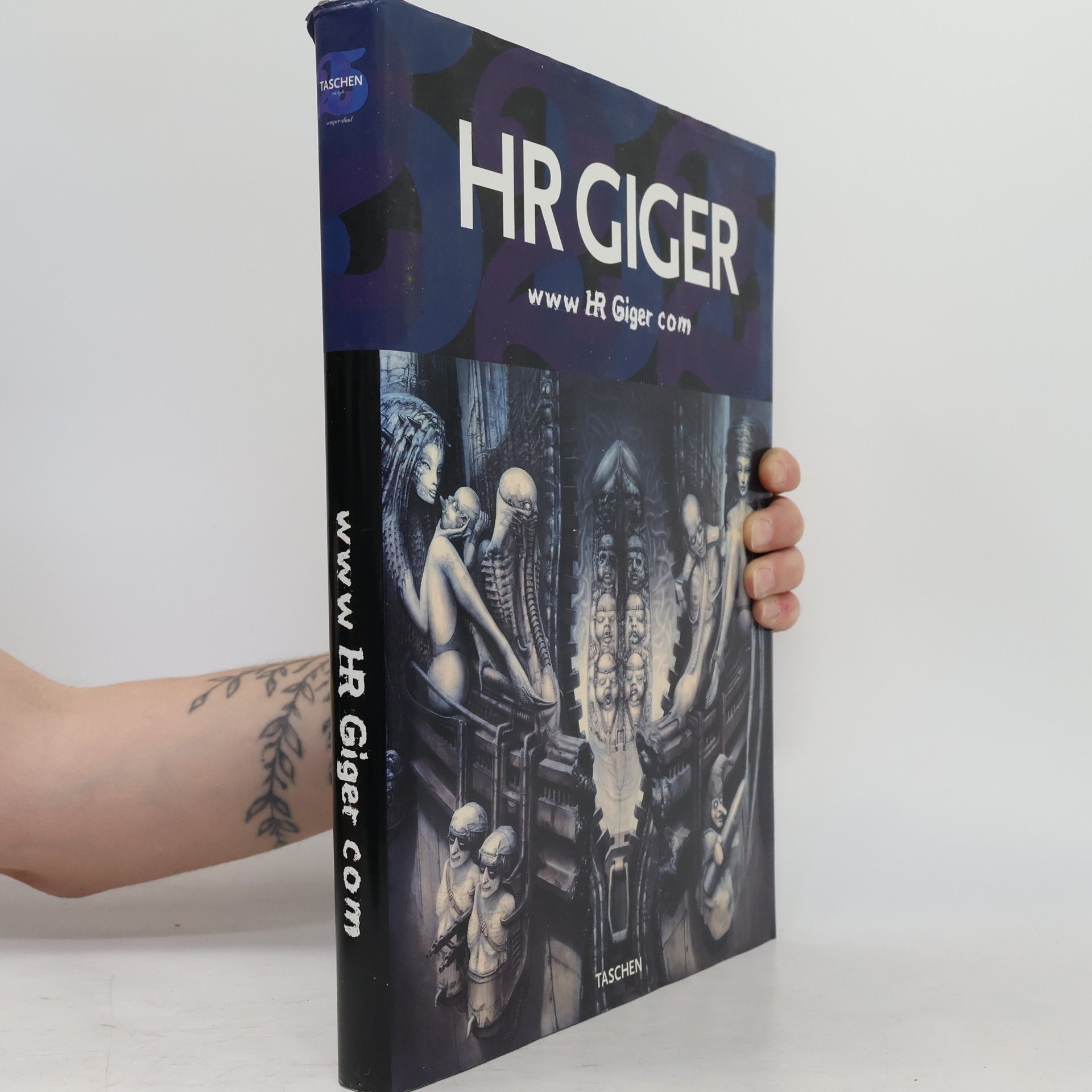 H. R. Hansruedi Giger WWW HR Giger com