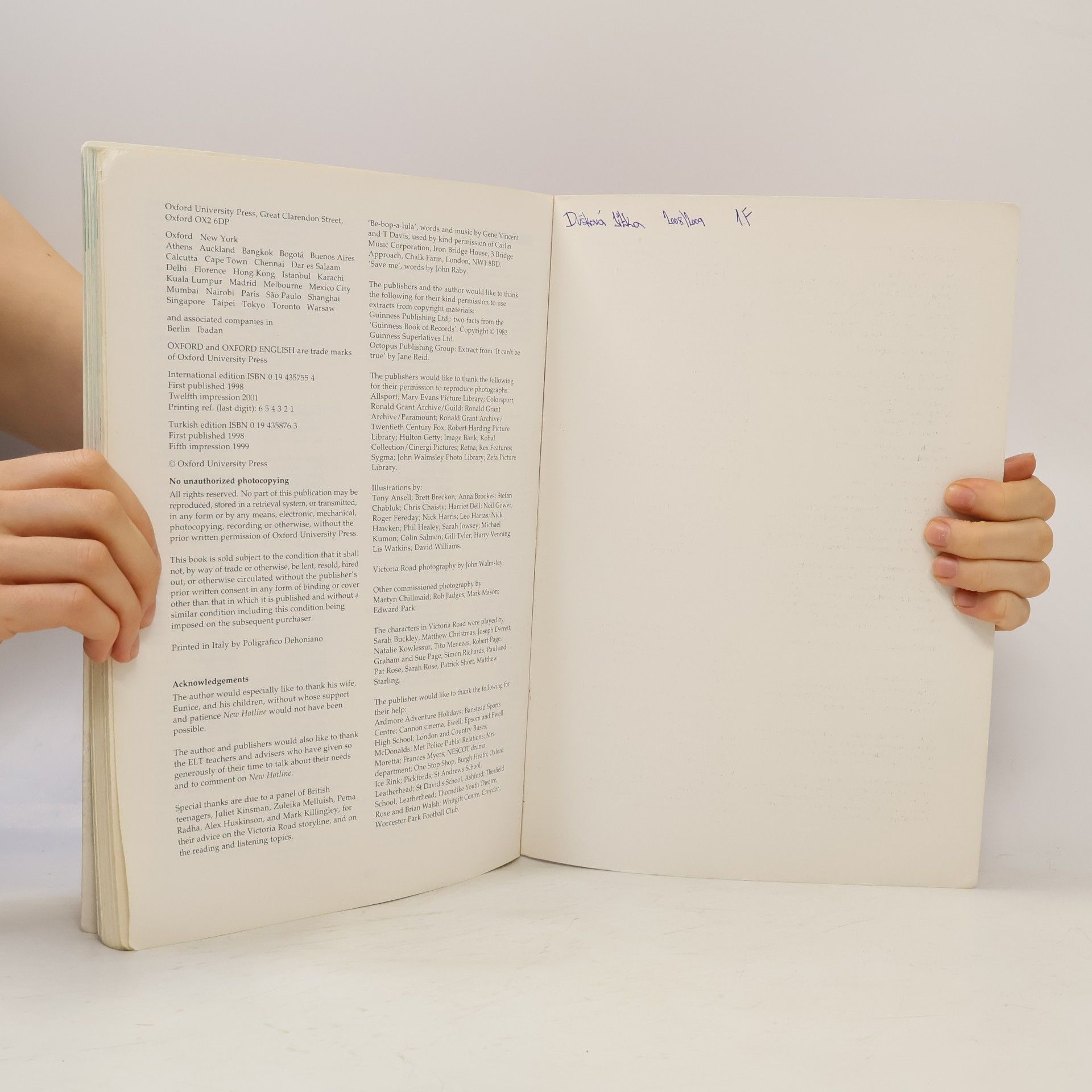 Tom Hutchinson New Hotline: Student's book