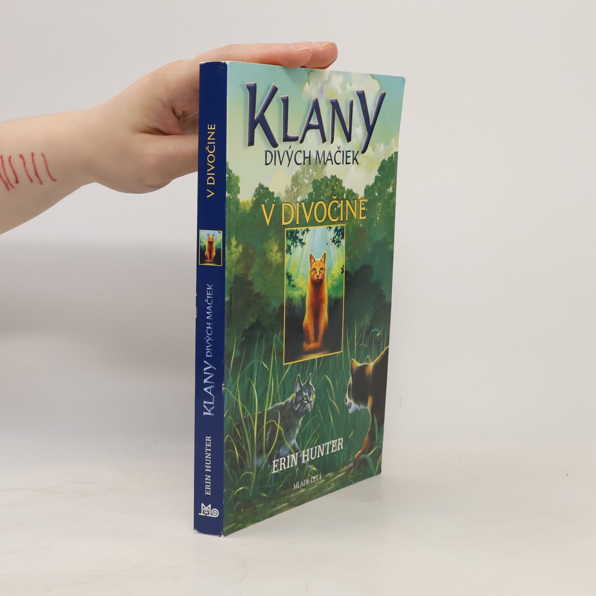 Erin Hunter V divočine