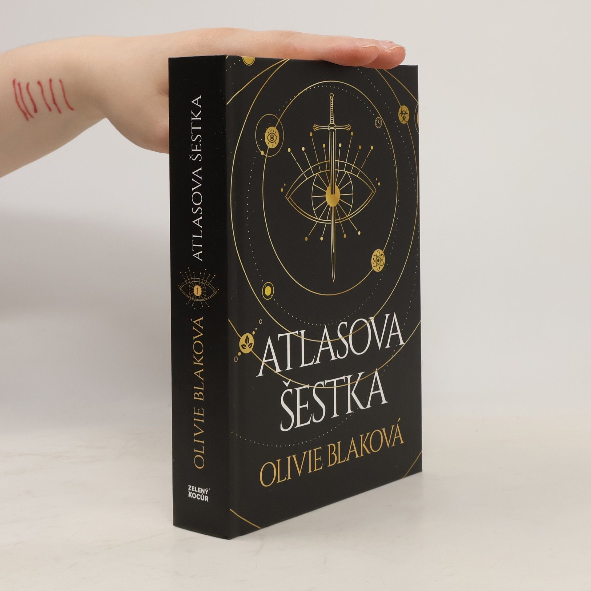 Olivie Blake Atlasova Šestka