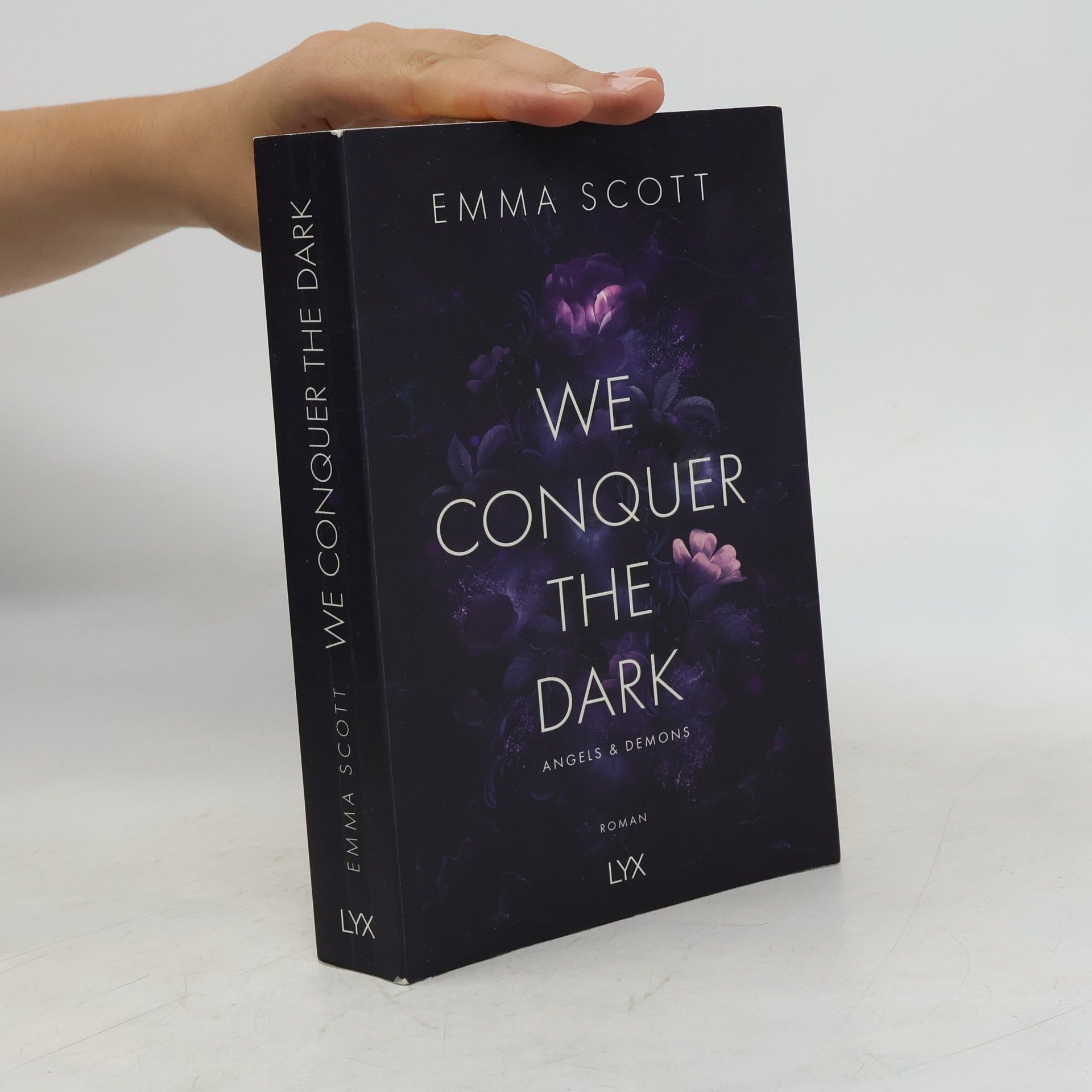 Emma Scott We Conquer the Dark