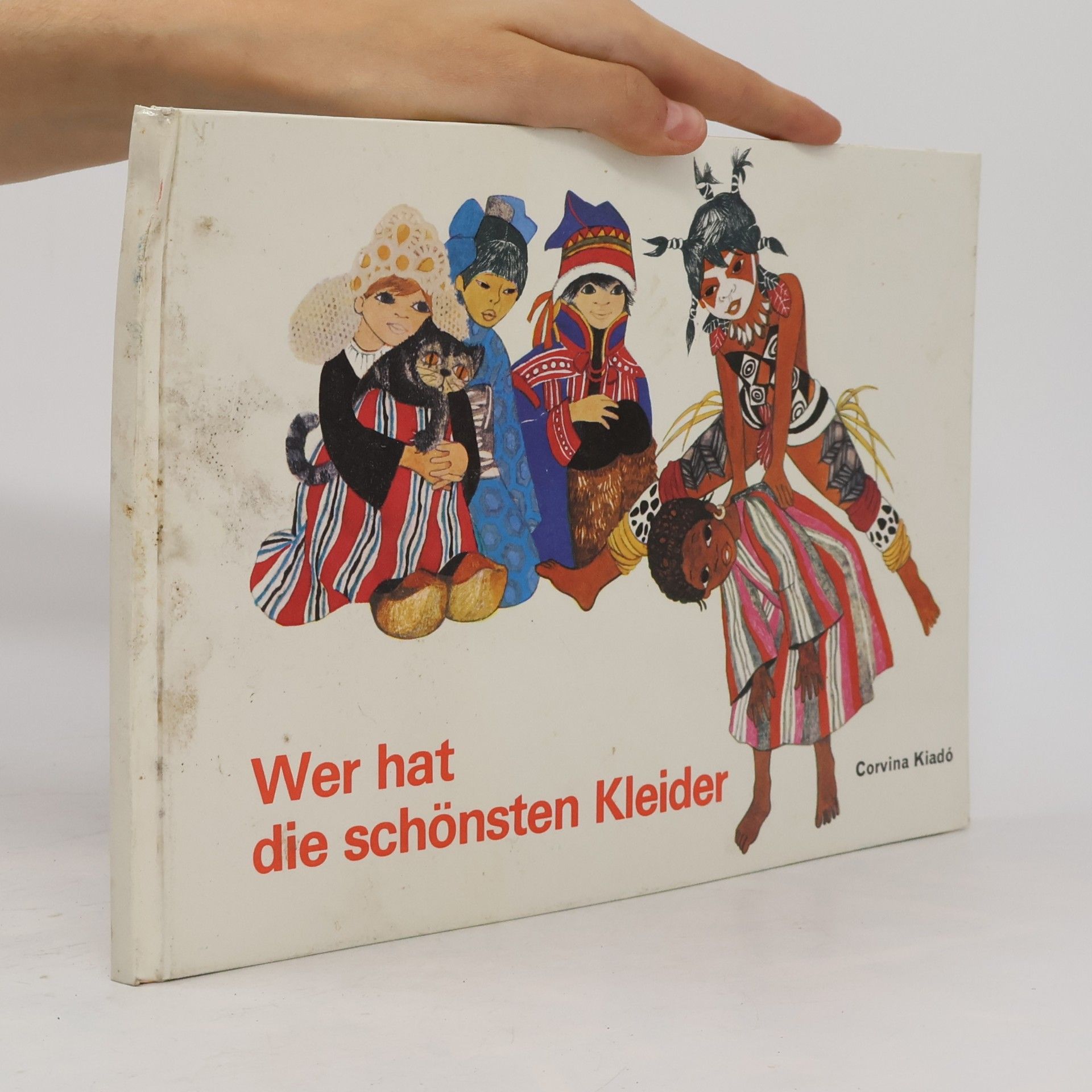 Urai Altus Wer hat die schönsten Kleider