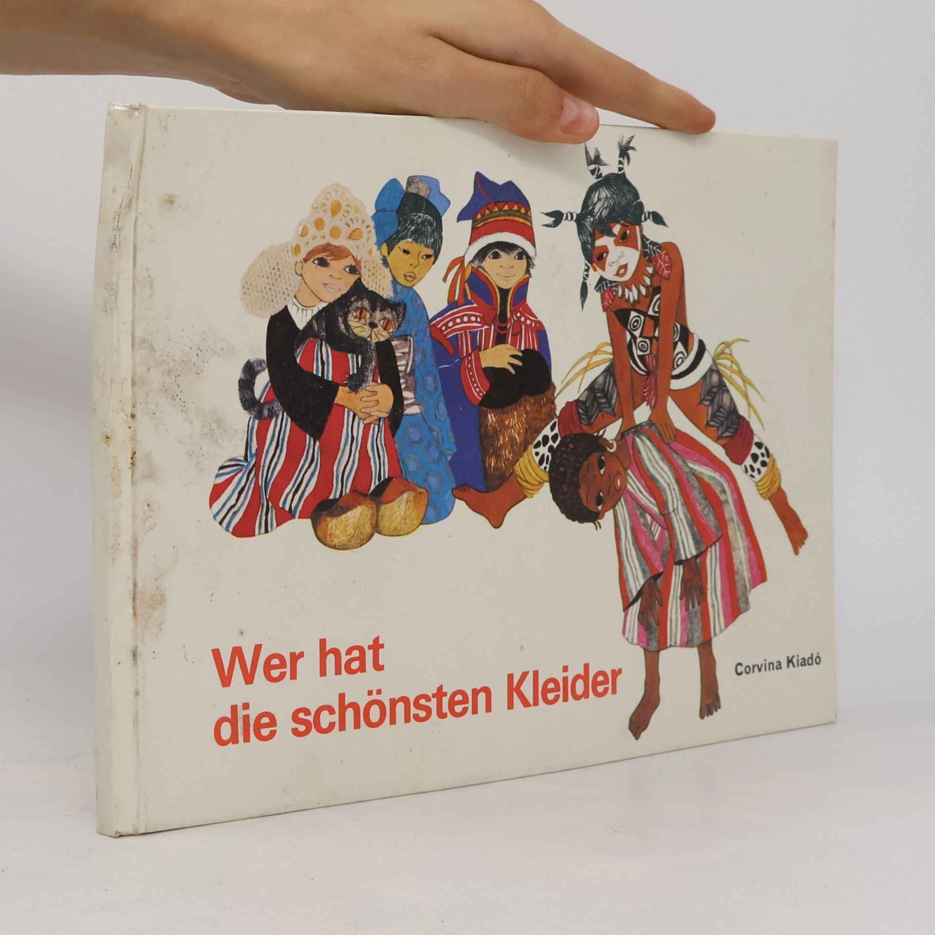 Urai Altus Wer hat die schönsten Kleider