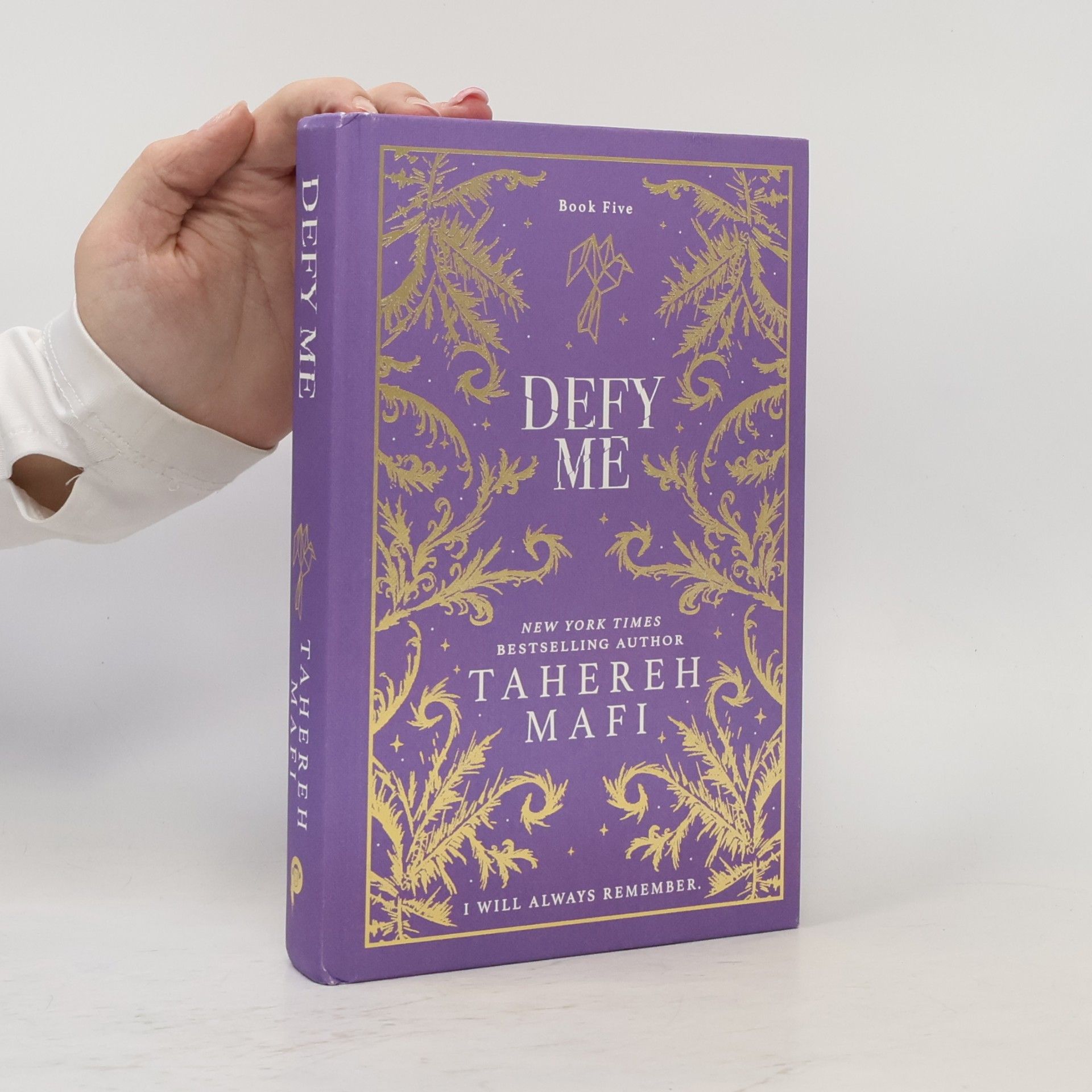 Tahereh Mafi Defy Me