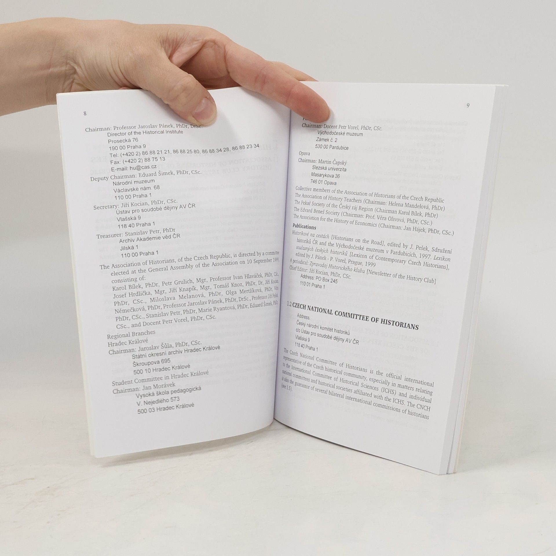 Kolektiv autorů A Guide to Historical Institutes. History Departments. Archives and Museums in the Czech Republic