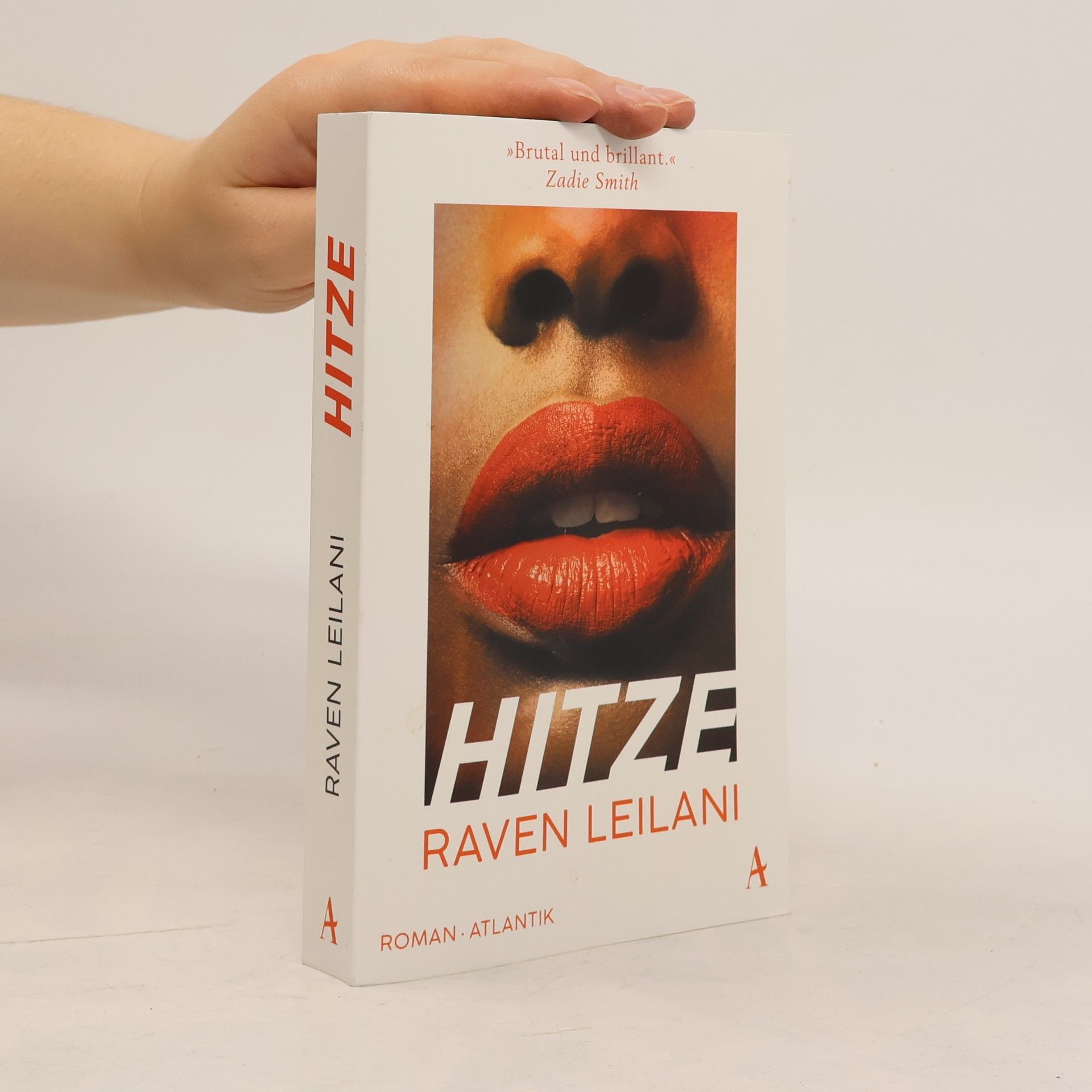 Raven Leilani Hitze