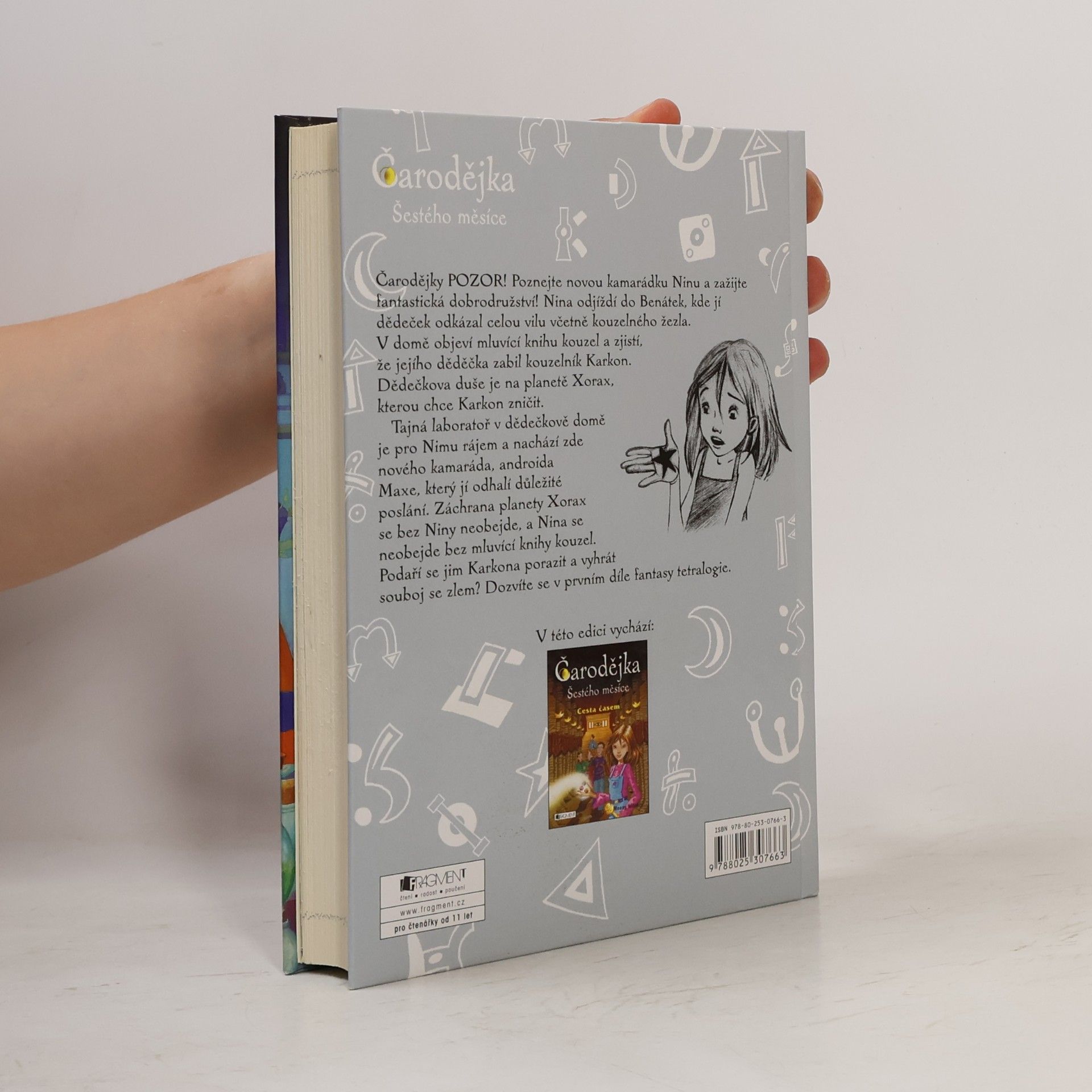 Moony Witcher Čarodějka Šestého měsíce. Kniha kouzel