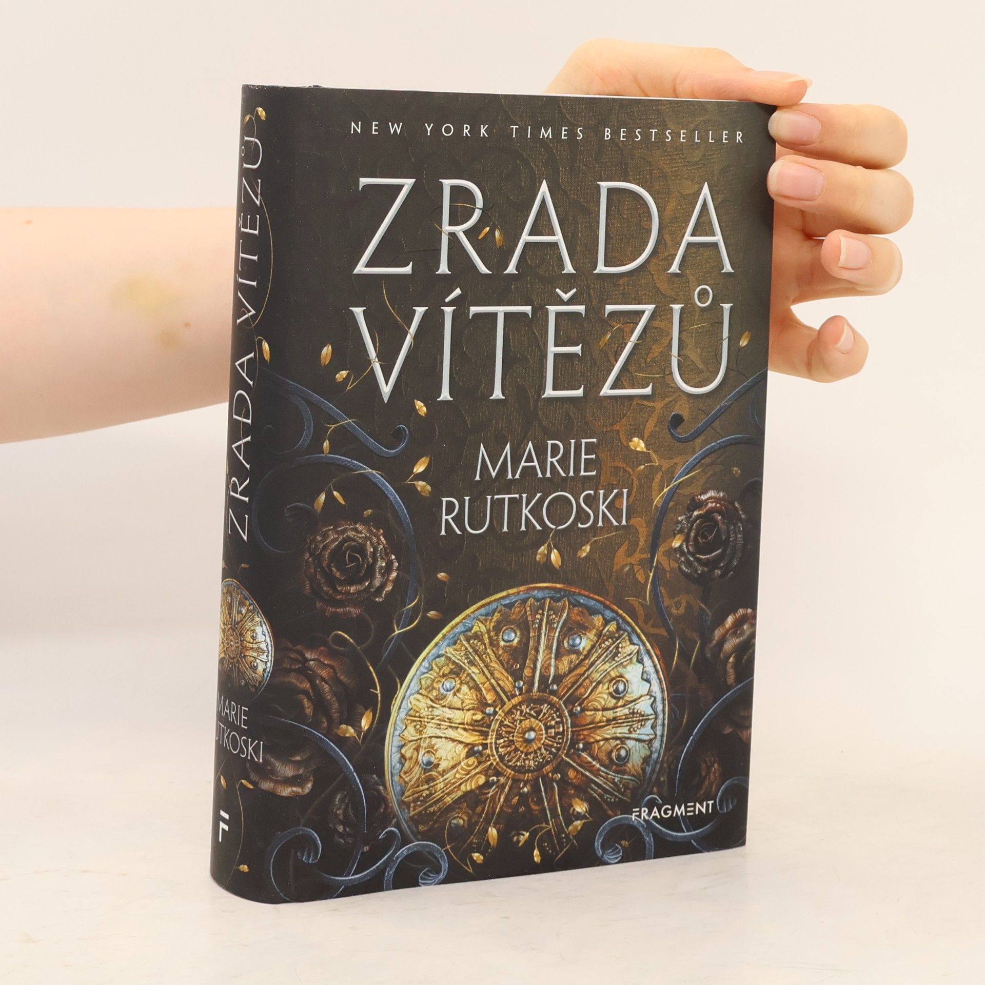 Marie Rutkoski Zrada vítězů