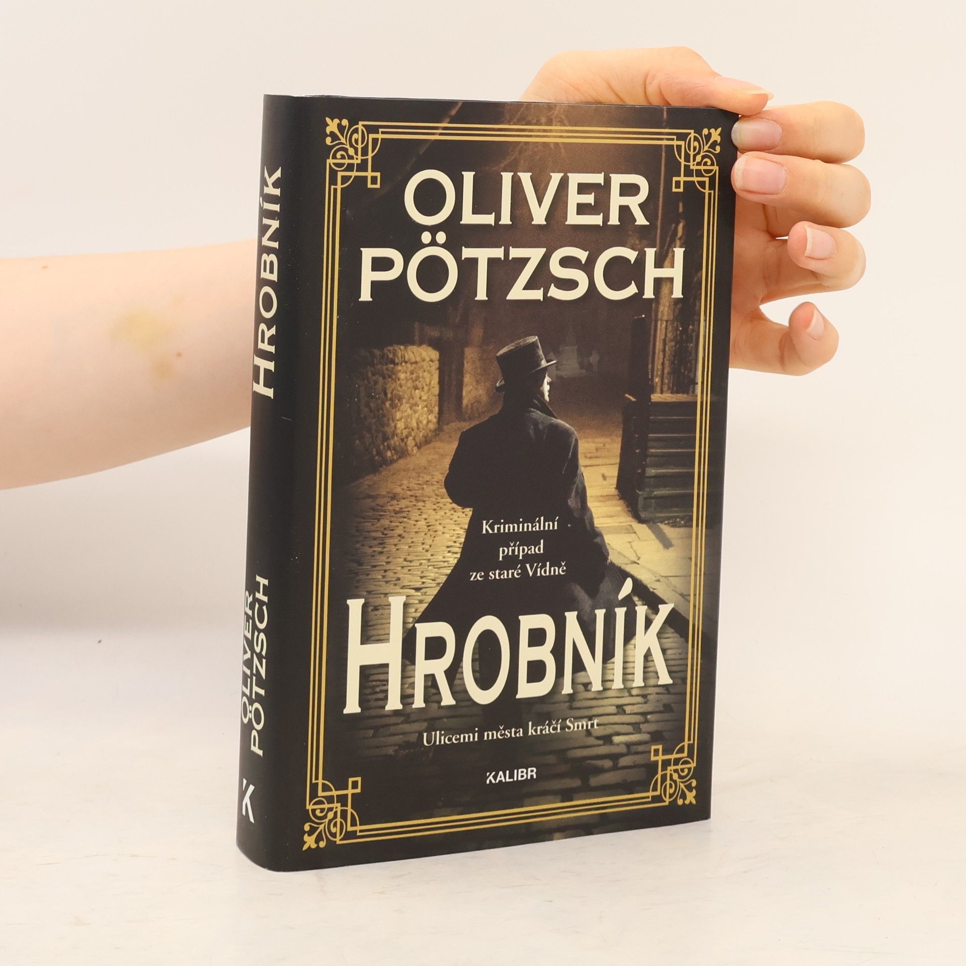Oliver Pötzsch Hrobník