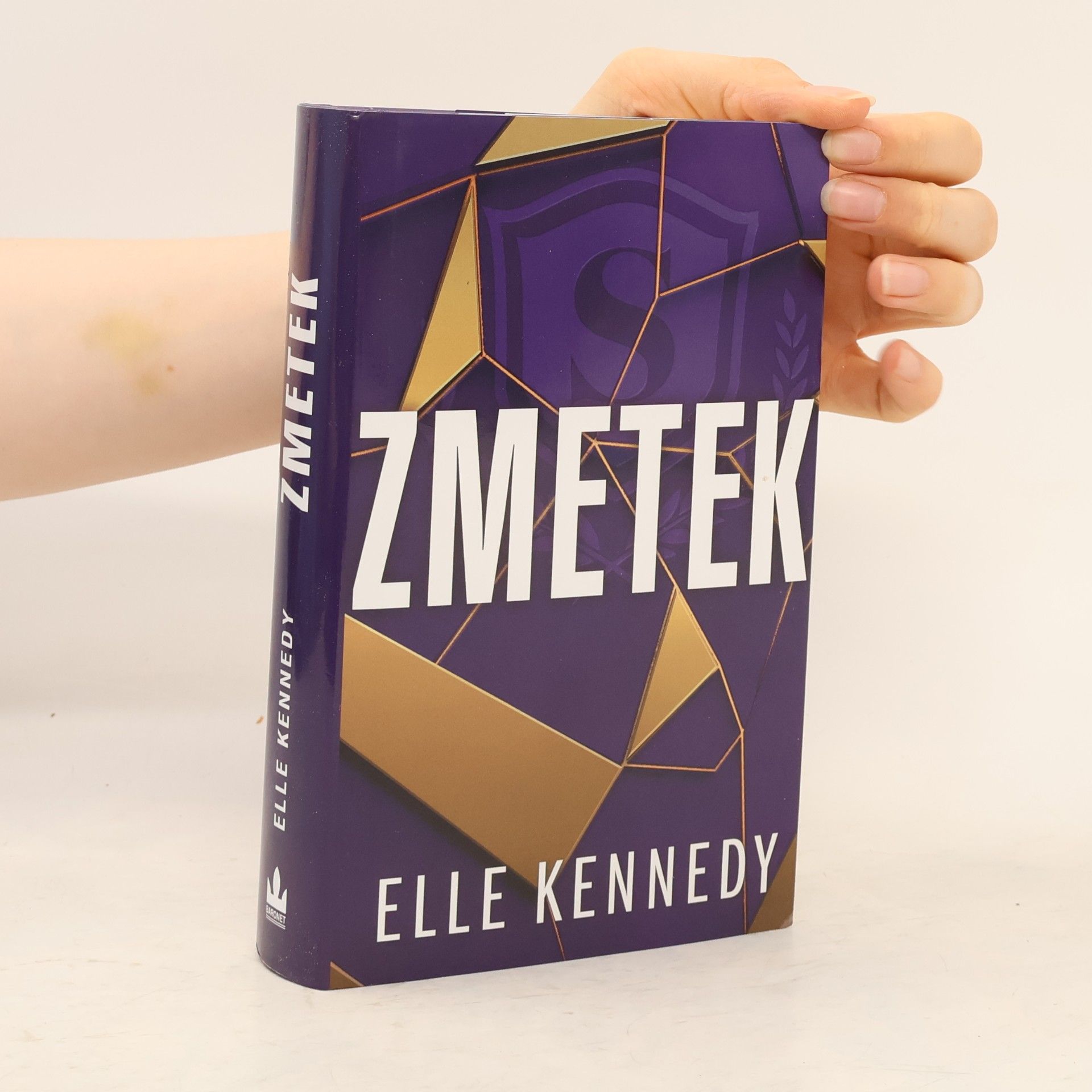 Elle Kennedy Zmetek