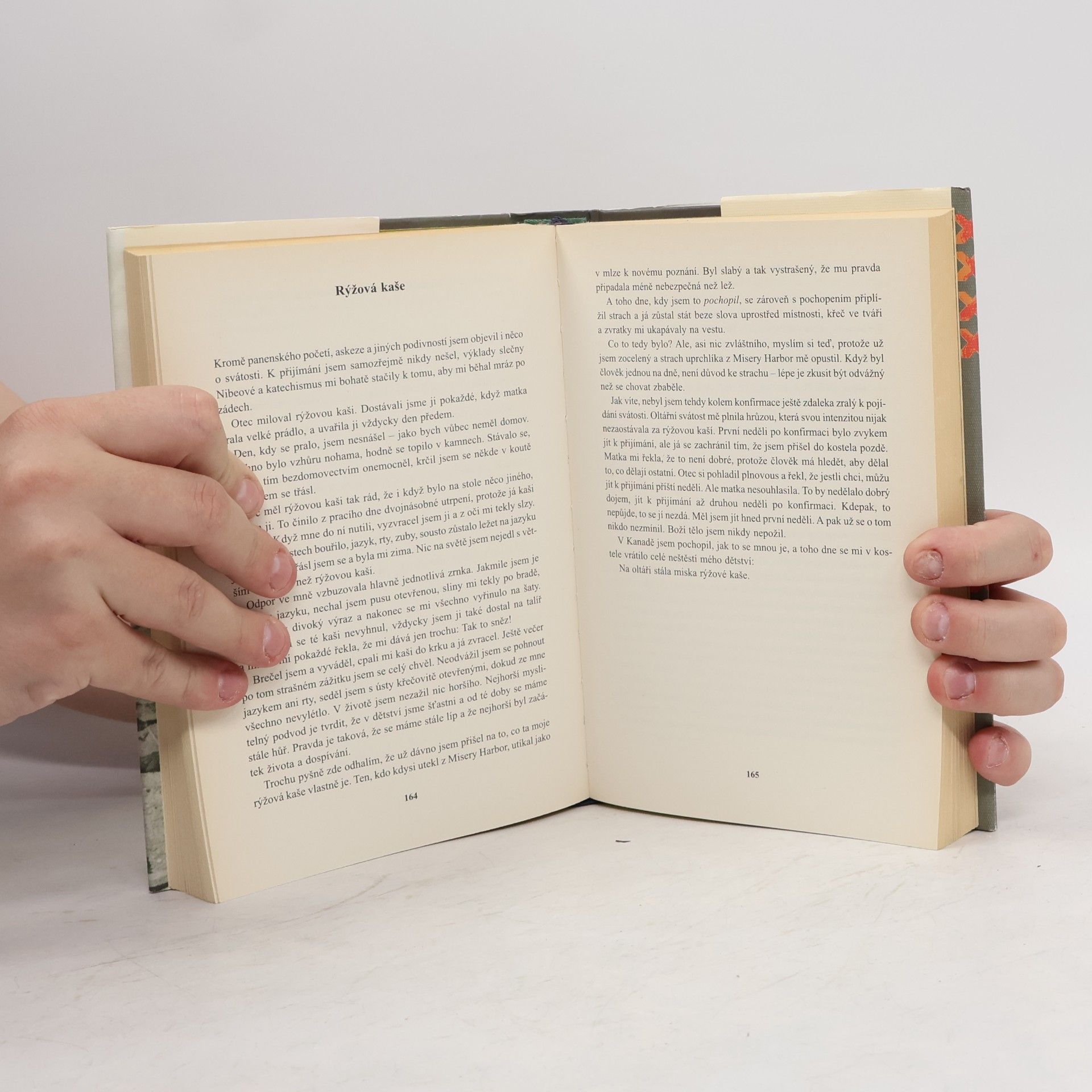 Aksel Sandemose Uprchlík kříží svou stopu: Vyprávění z vrahova dětství : (podle vydání z roku 1933)