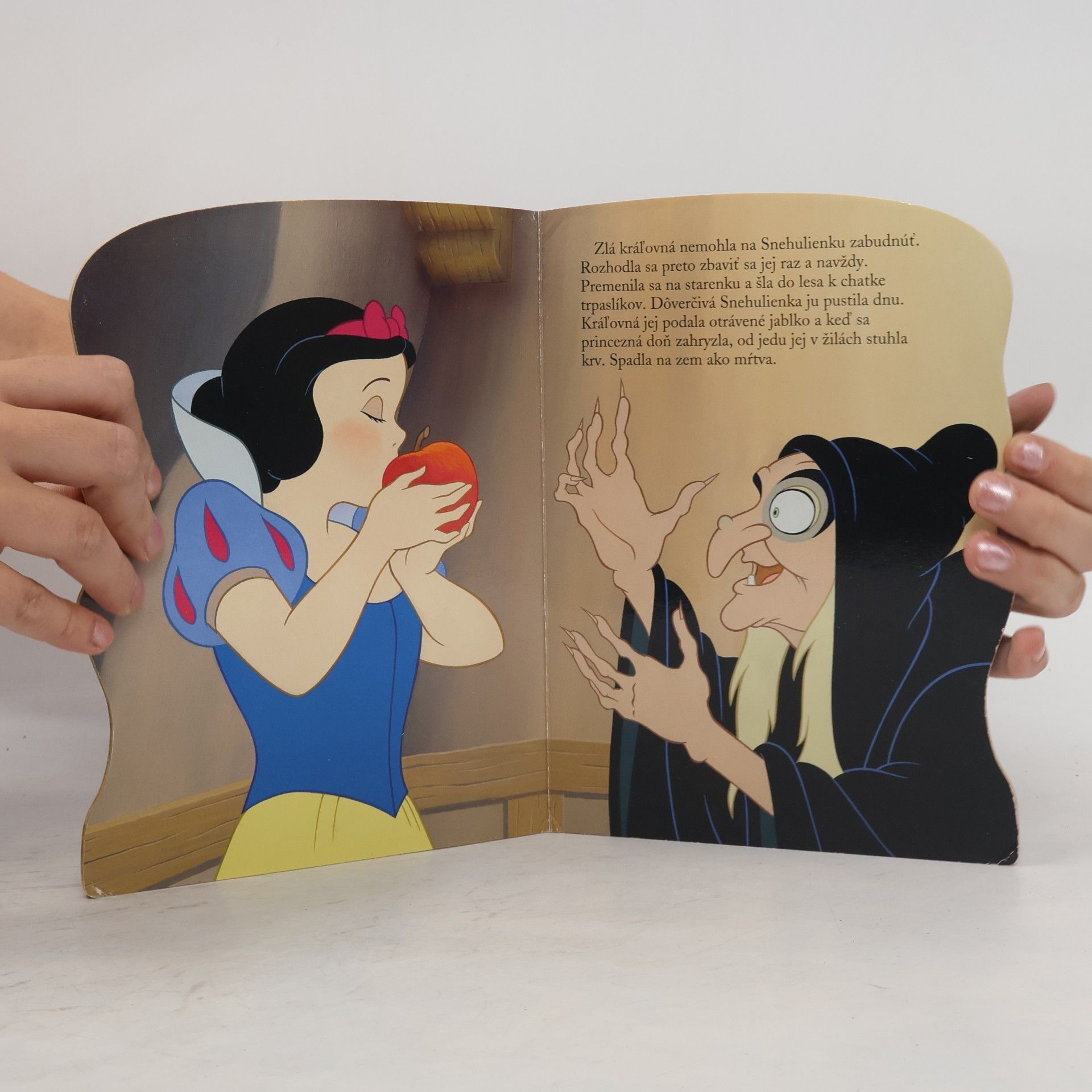 Walt Disney Snehulienka leporelo
