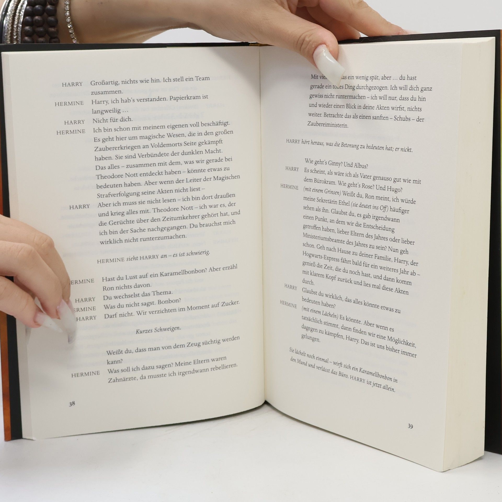 Joanne K. Rowling Harry Potter und das verwunschene Kind: Teil eins und zwei