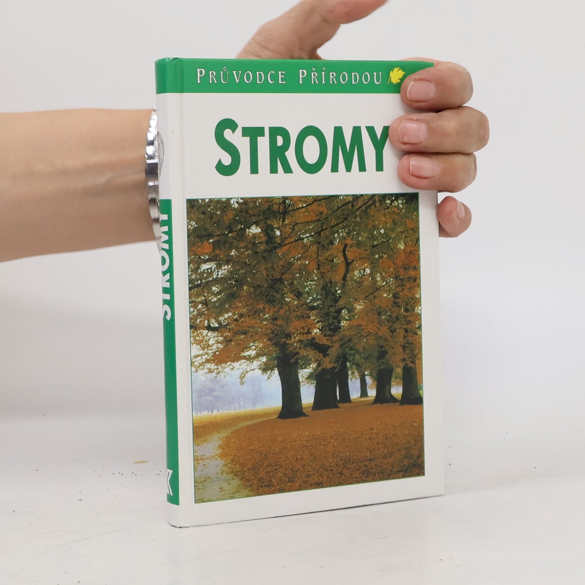 Bruno P. Kremer Stromy. V Evropě zdomácnělé a zavedené druhy