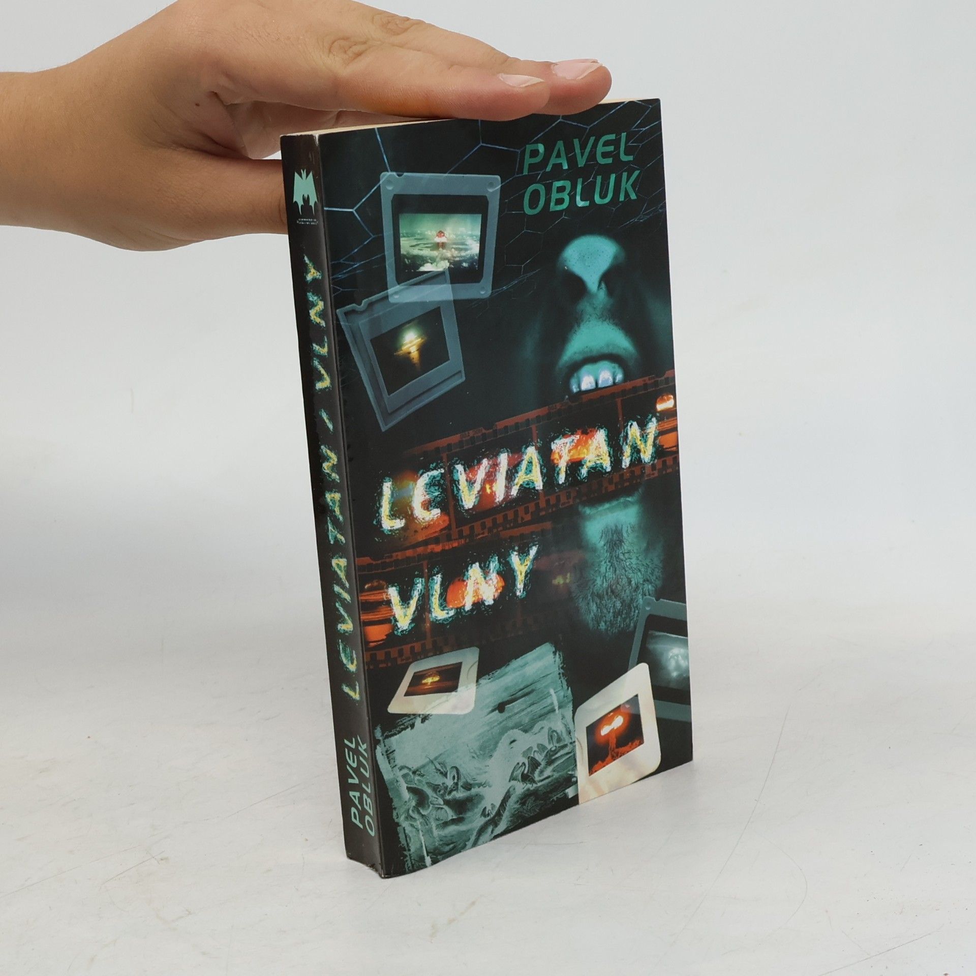 Leviatan / Vlny