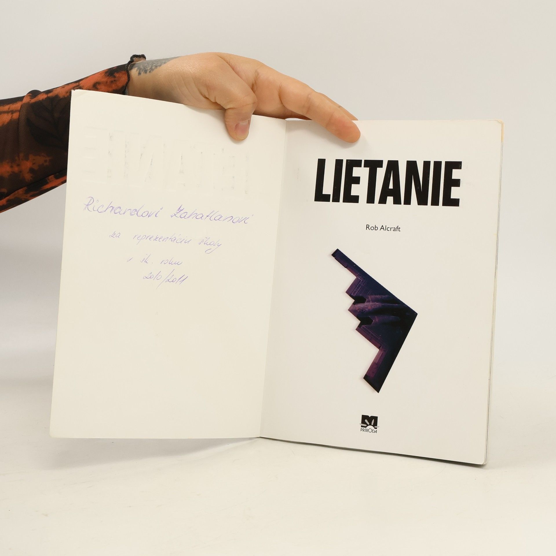 Rob Alcraft Lietanie : Základné fakty na dosah ruky