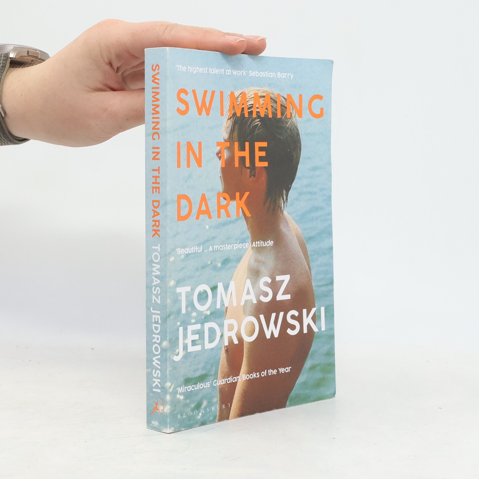 Tomasz Jędrowski Swimming in the dark