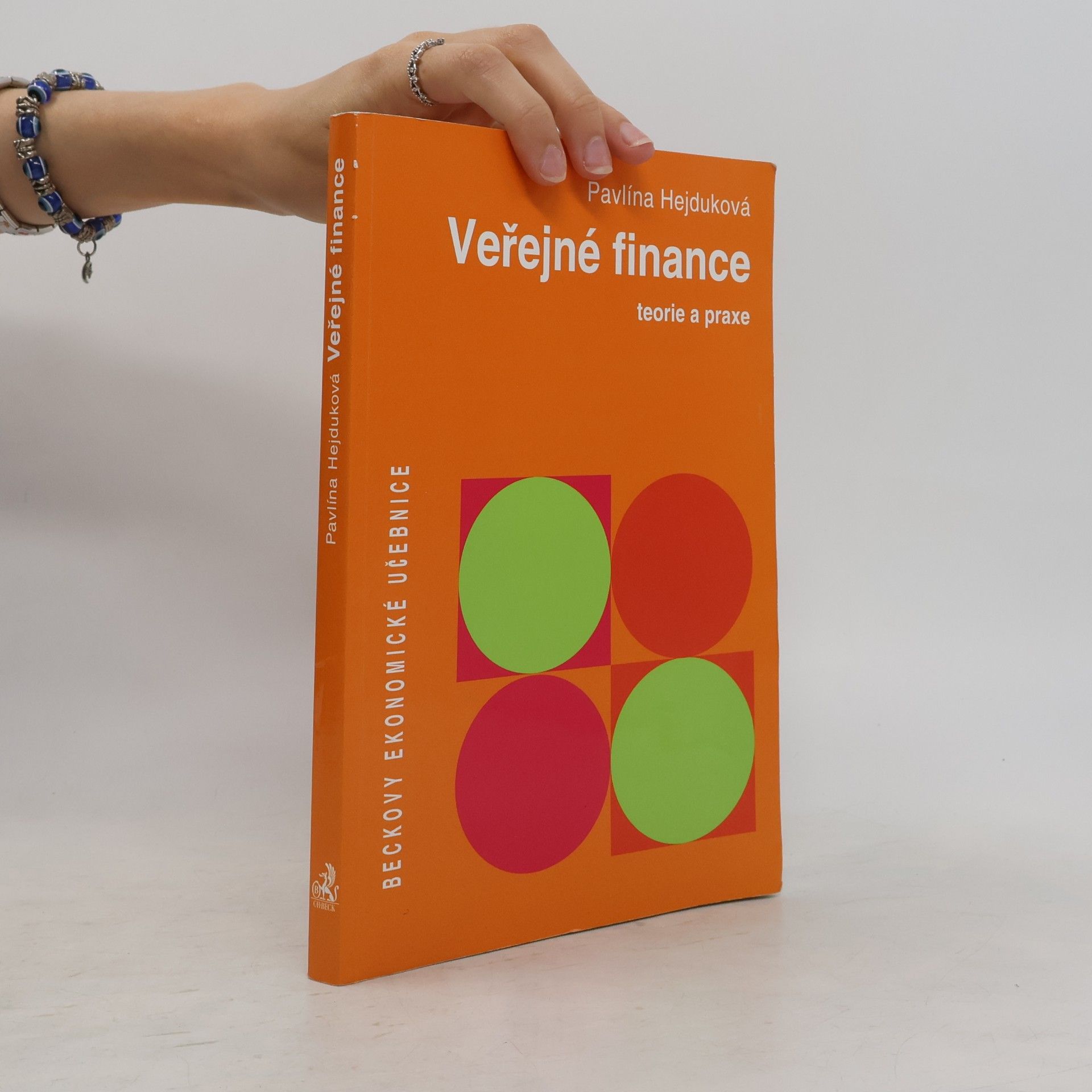 Pavlína Hejduková Veřejné finance : teorie a praxe