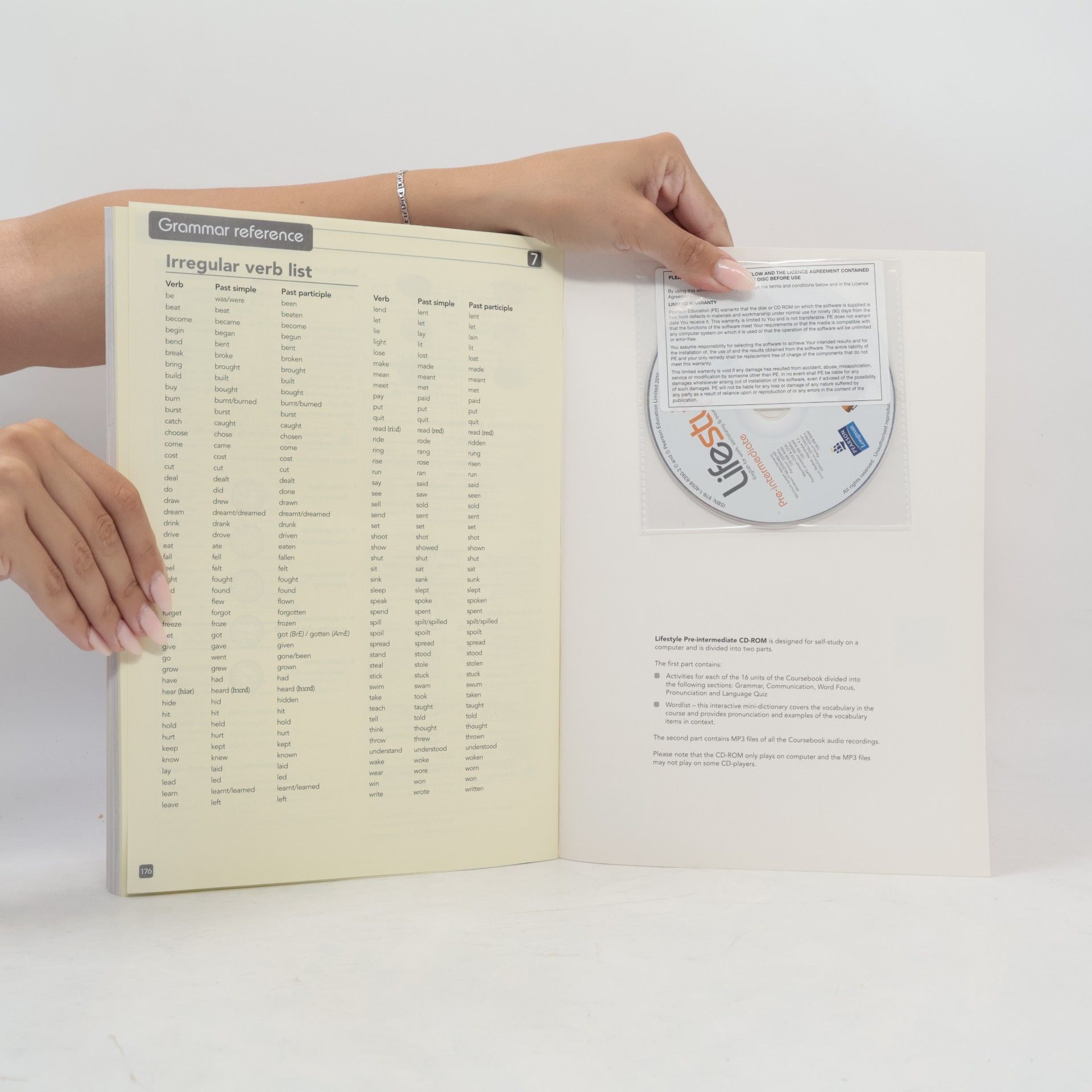 Vicki Hollett Lifestyle: English for work, socializing & travel. Pre-intermedite Coursebook