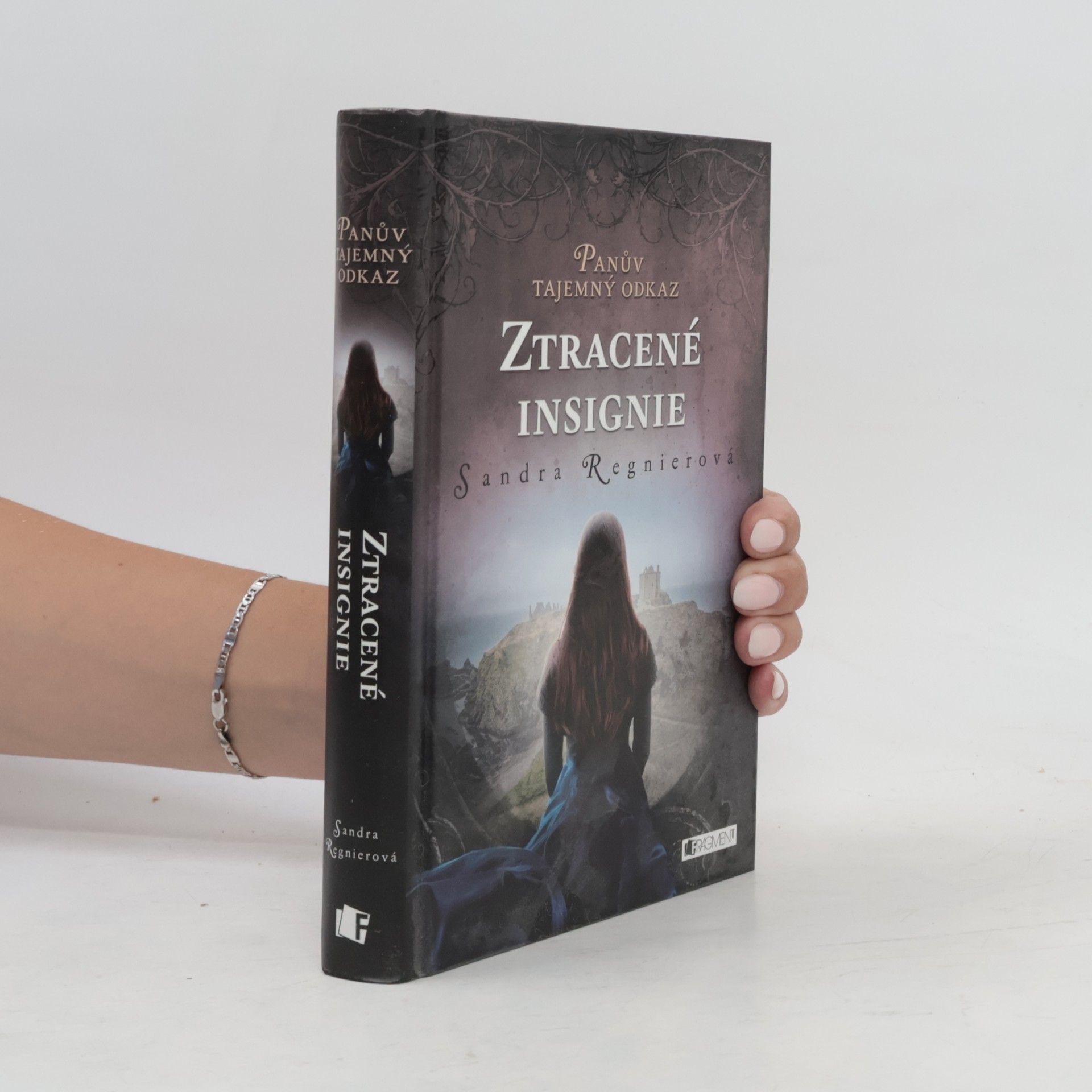 Sandra Regnier Ztracené insignie. Panův tajemný odkaz