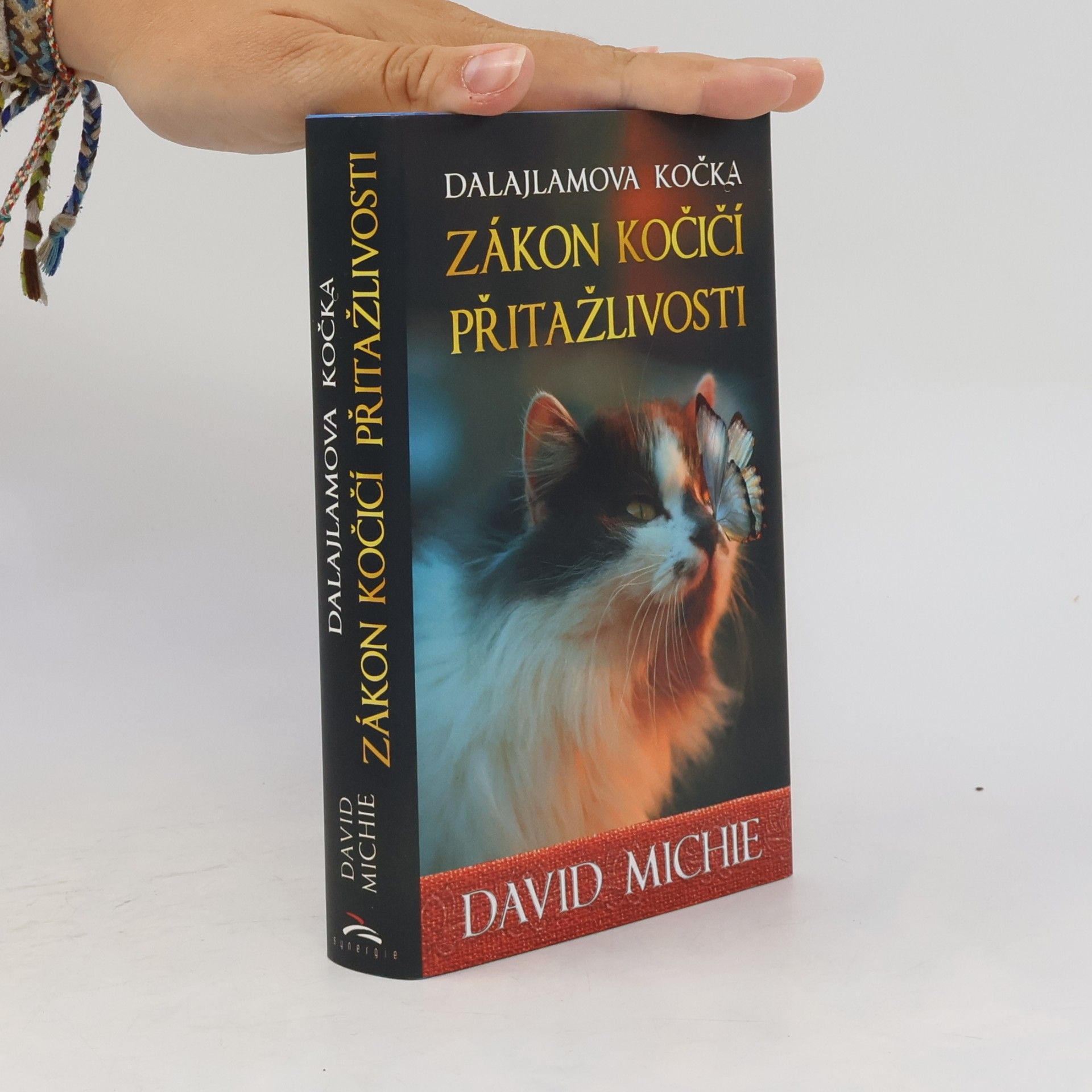 Dalajlamova kočka. Zákon kočičí přitažlivosti