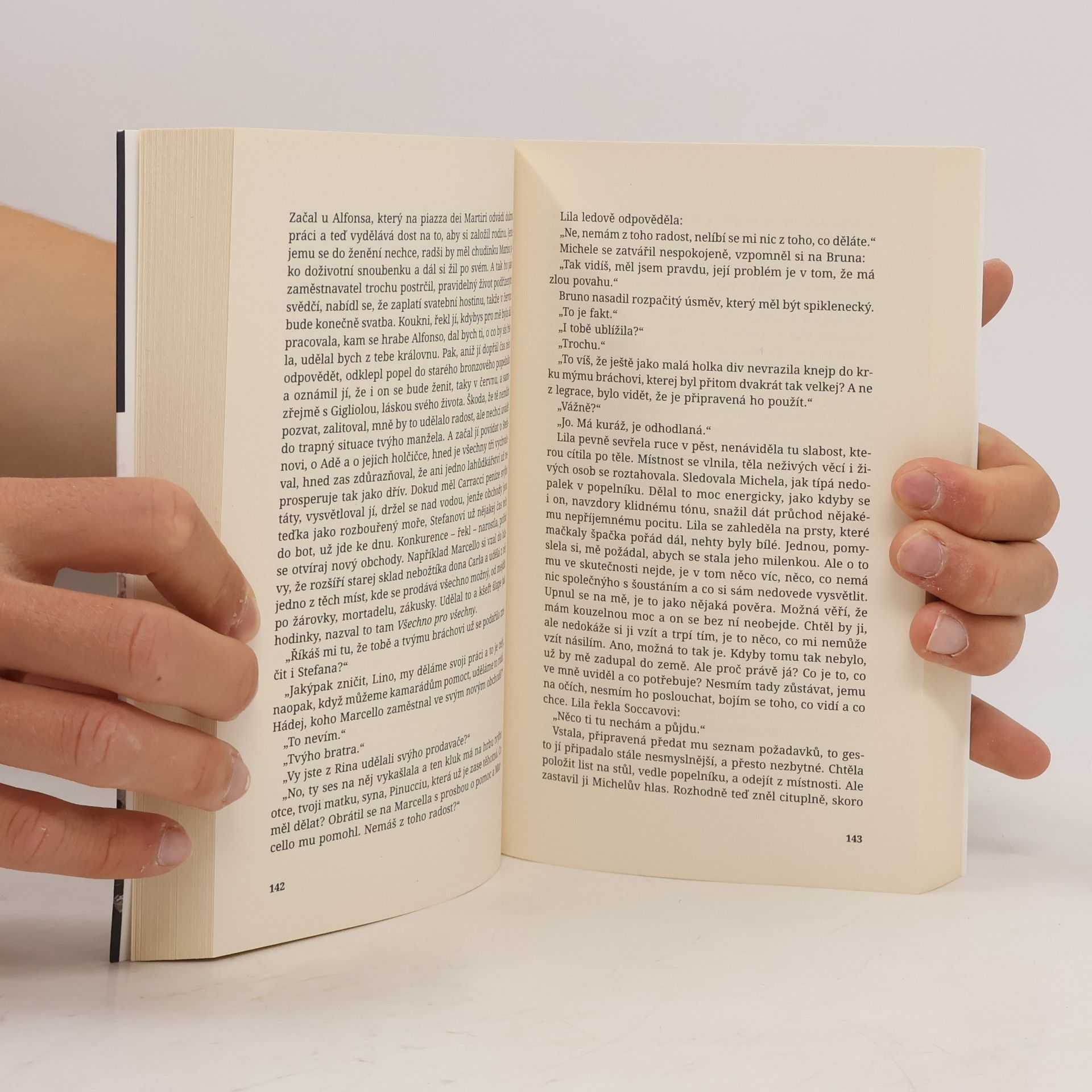 Elena Ferrante Geniální přítelkyně 3. Příběh těch, co odcházejí, a těch, kteří zůstanou