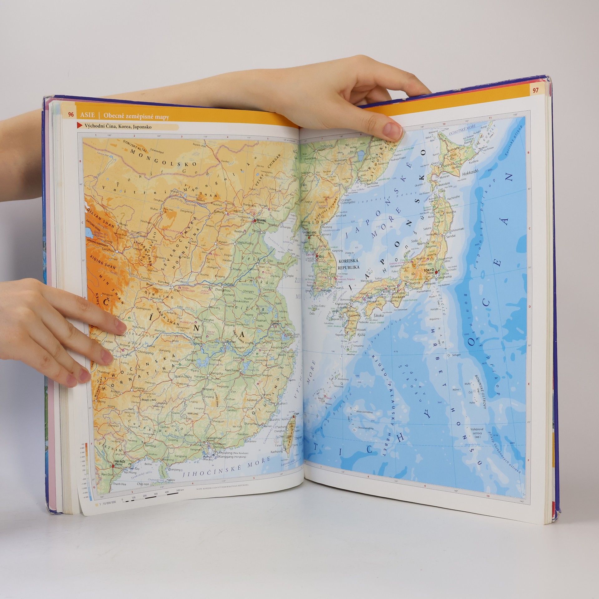 Various authors Školní atlas světa