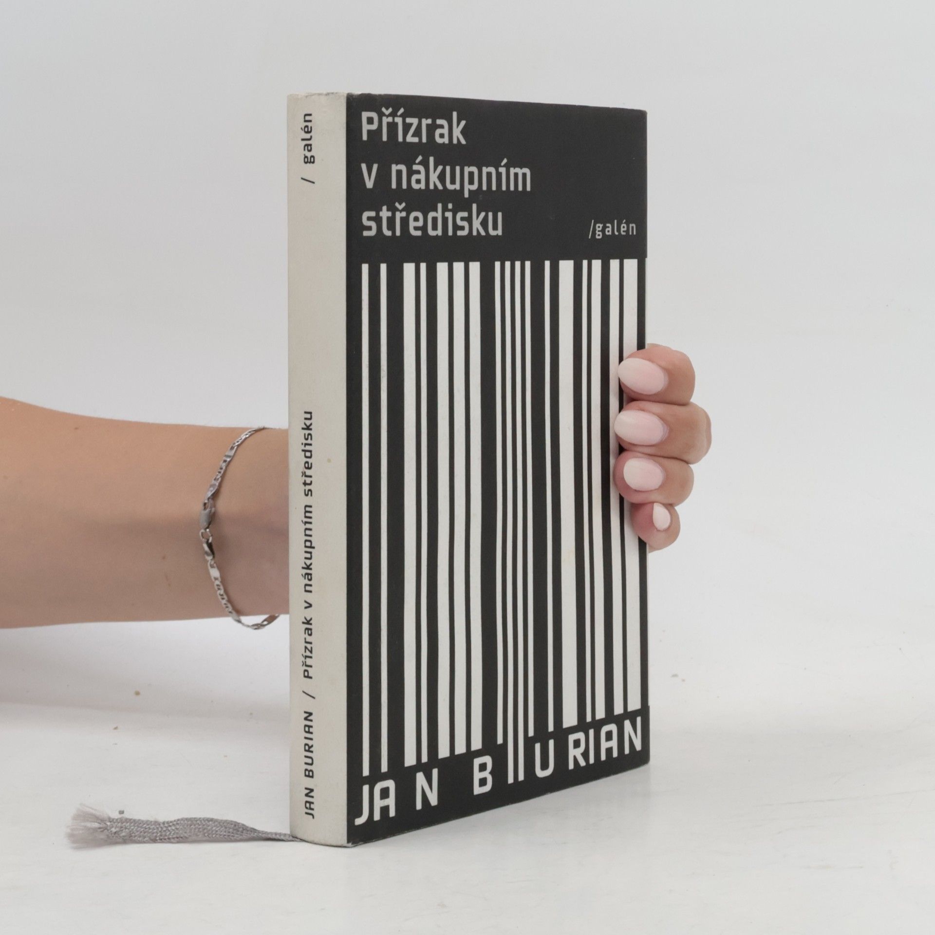 Jan Burian Přízrak v nákupním středisku
