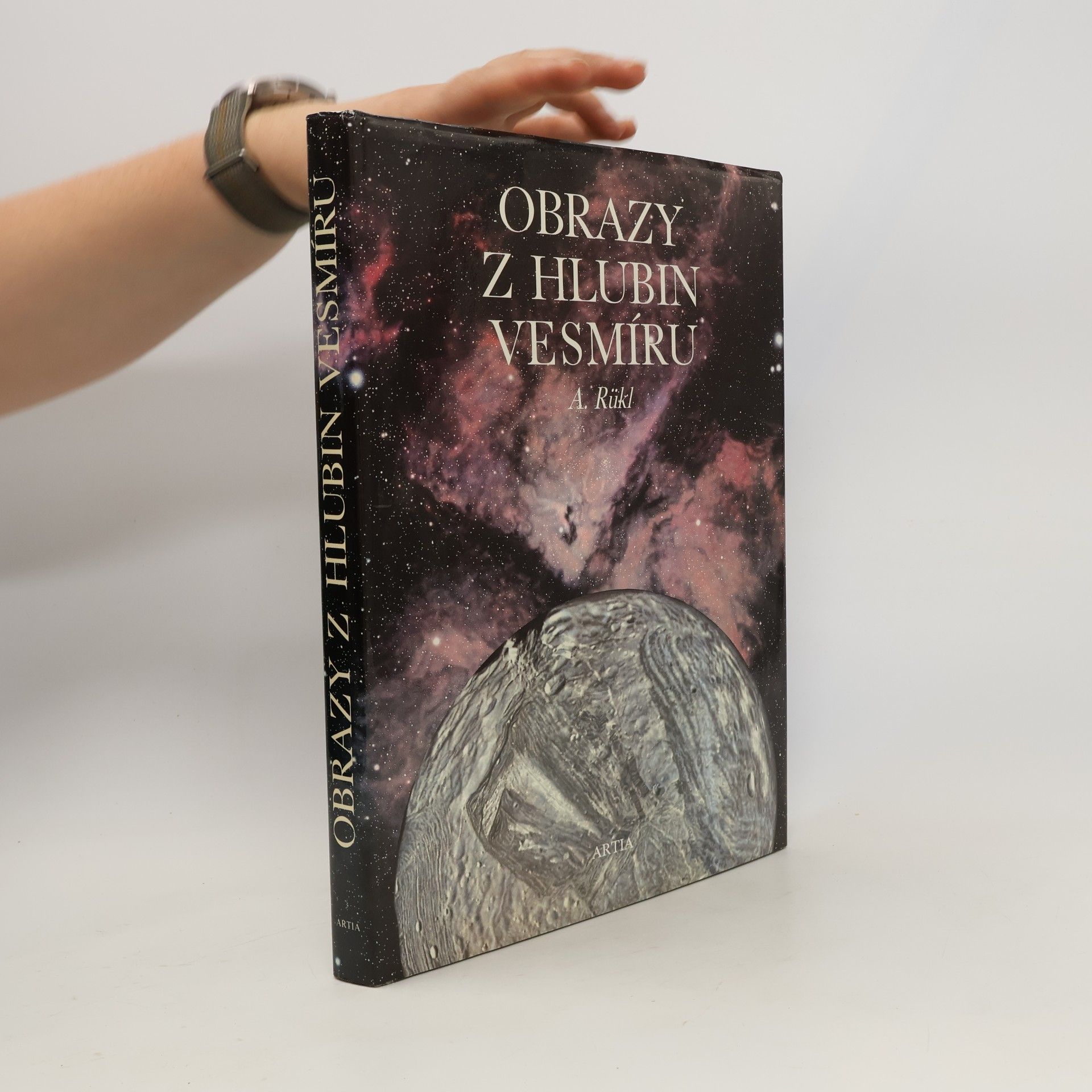 Antonín Rükl Obrazy z hlubin vesmíru