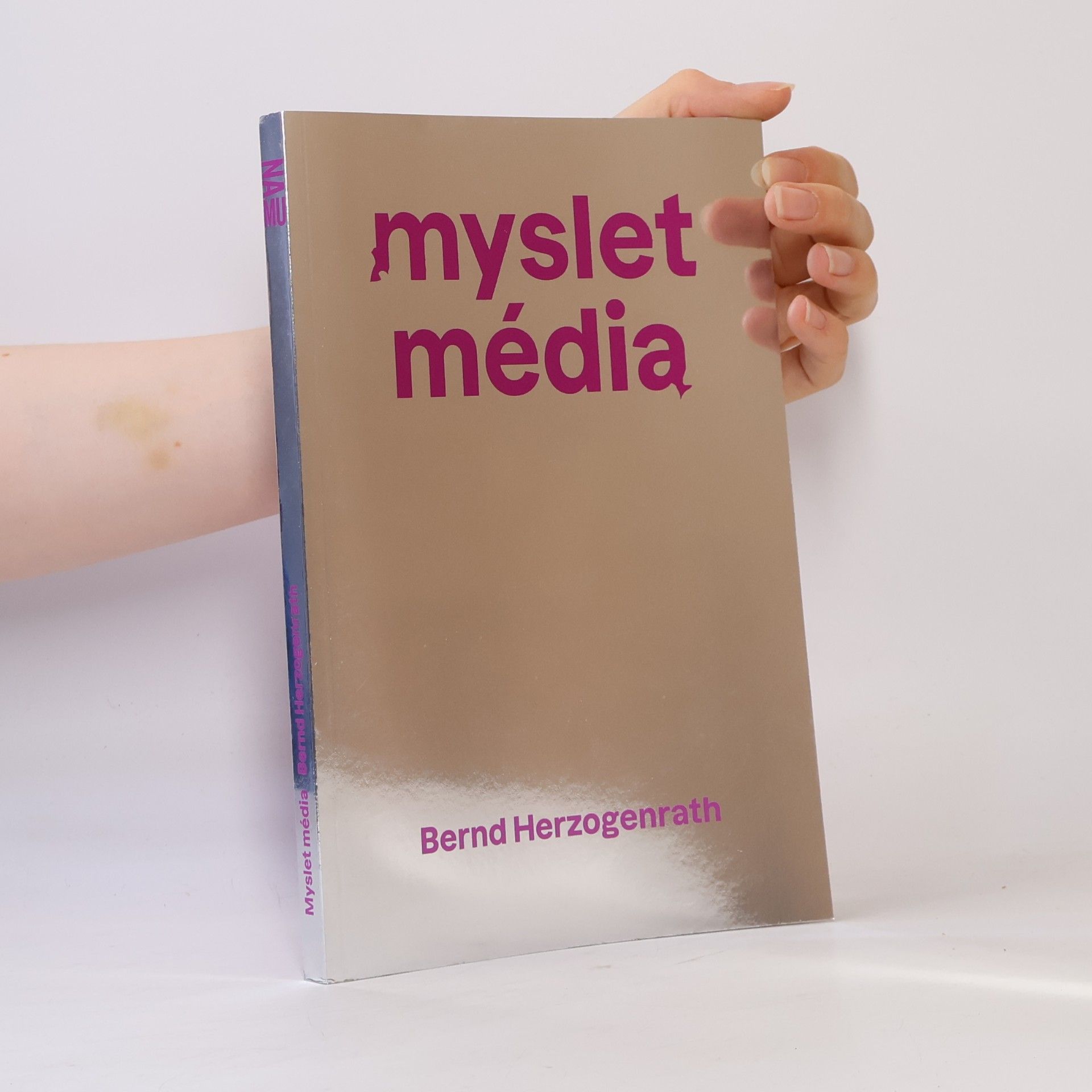 Myslet média