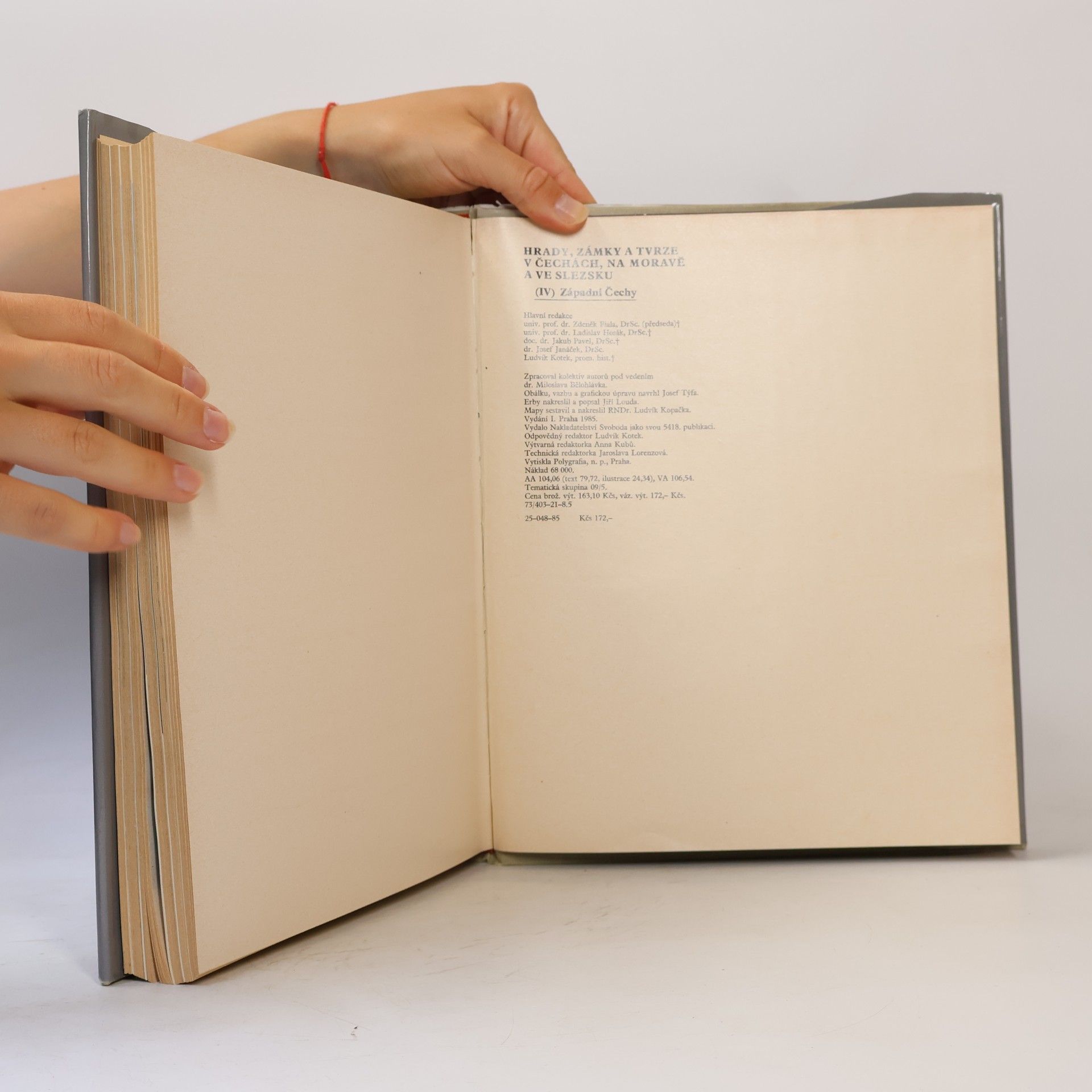 Autores varios Hrady, zámky a tvrze v Čechách, na Moravě a ve Slezsku IV. Západní Čechy