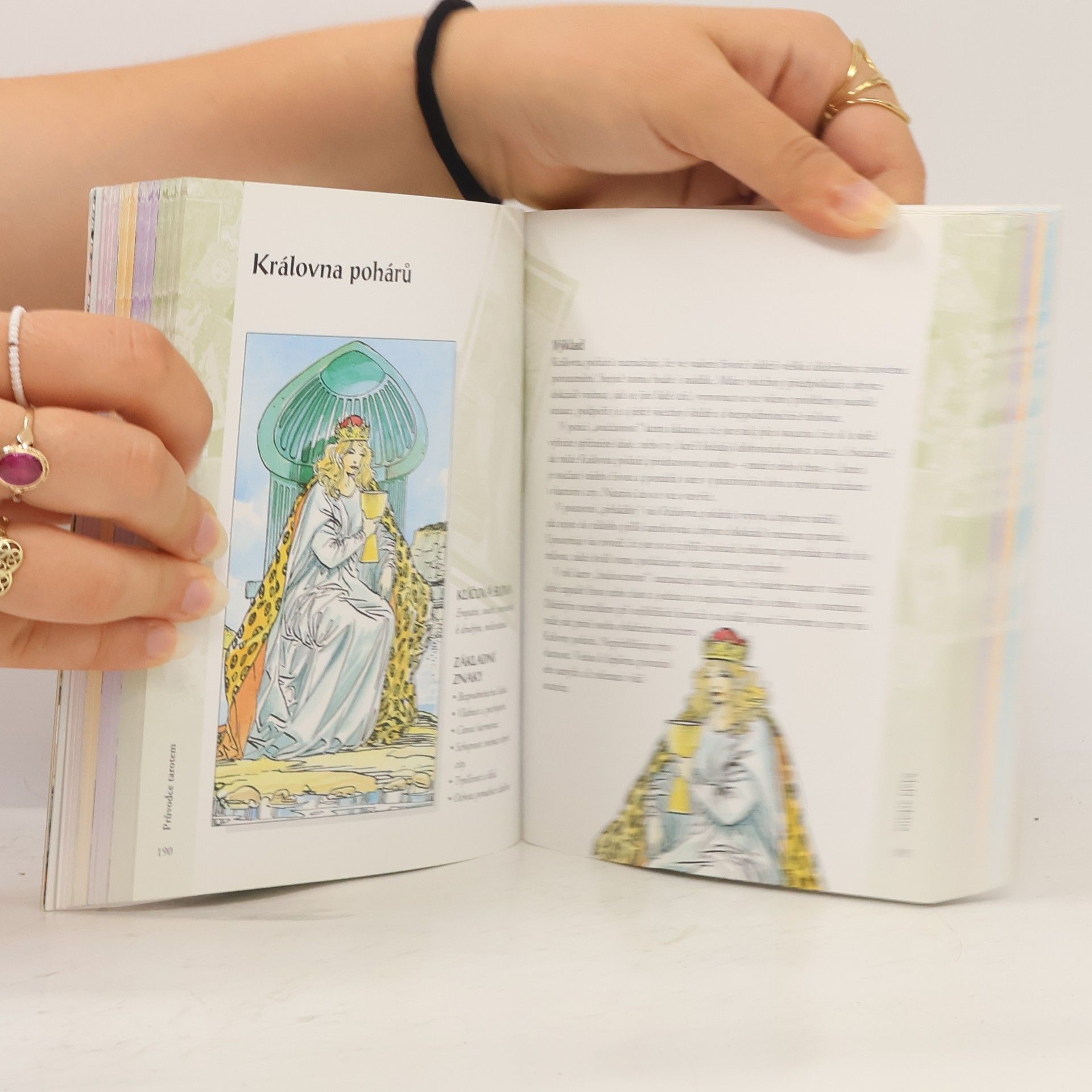 Sarah Bartlett Tarot od A do Z: Obdivuhodný svět vykládacích karet a jejich významů