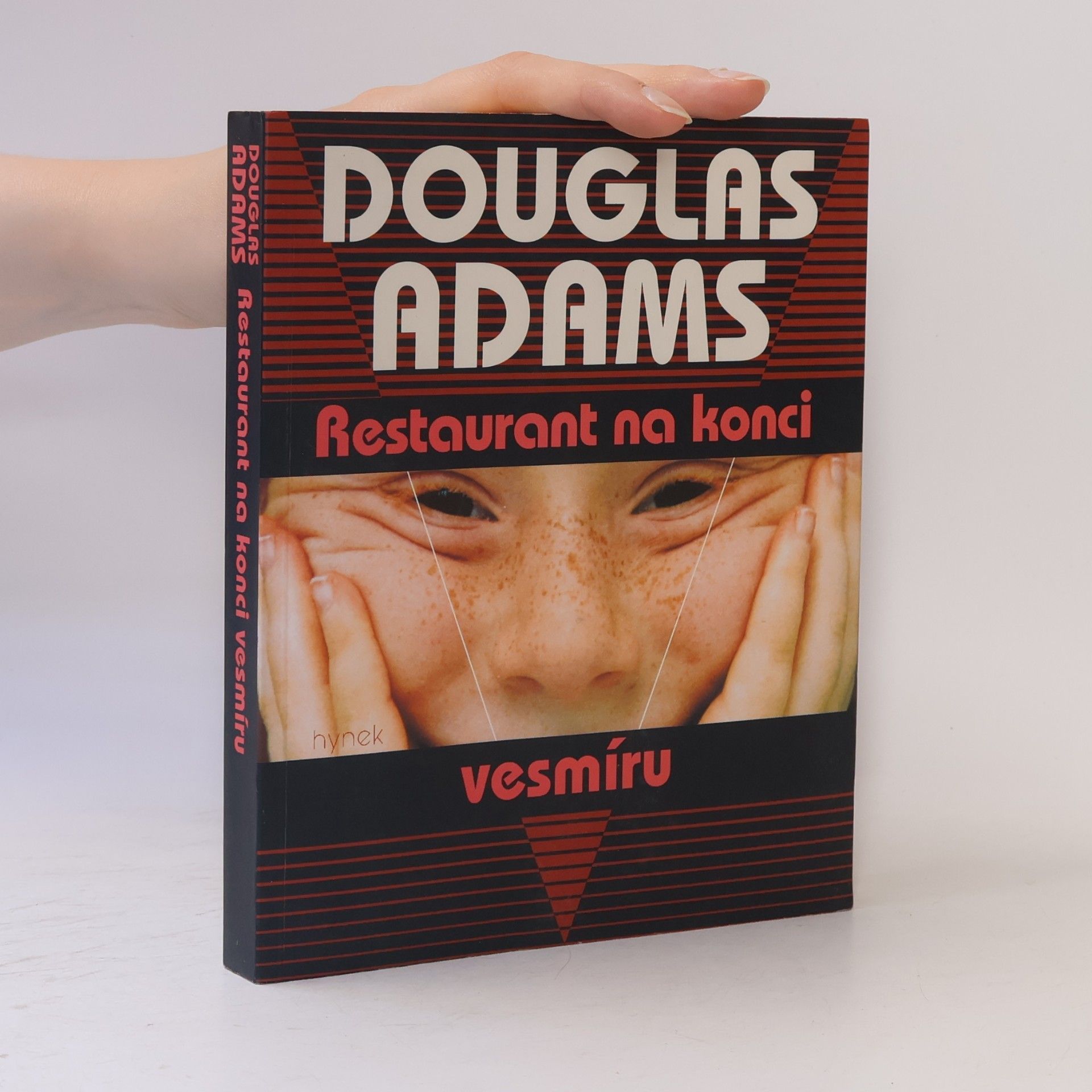 Douglas Adams Restaurant na konci vesmíru, Svazek 2.