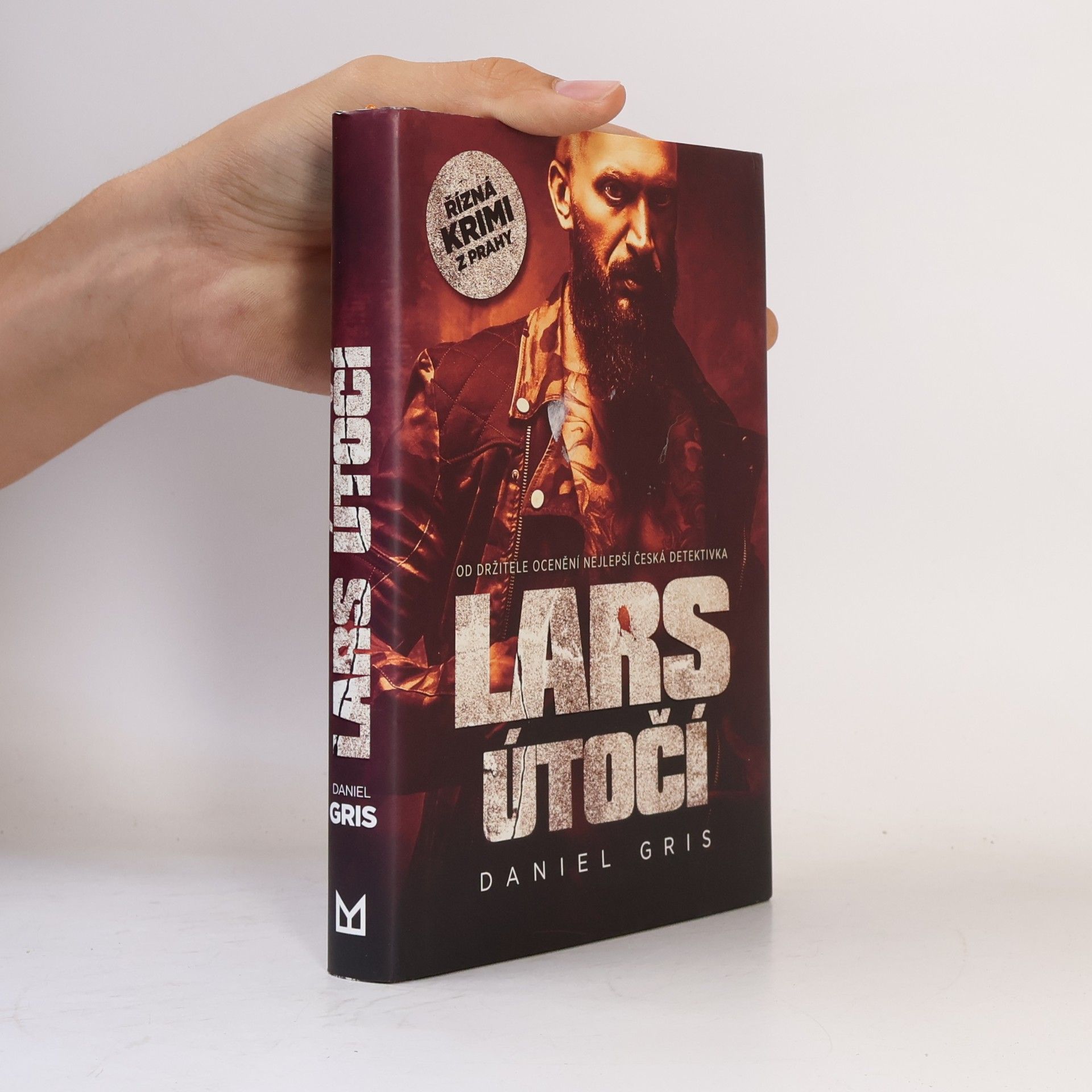 Daniel Gris Lars útočí