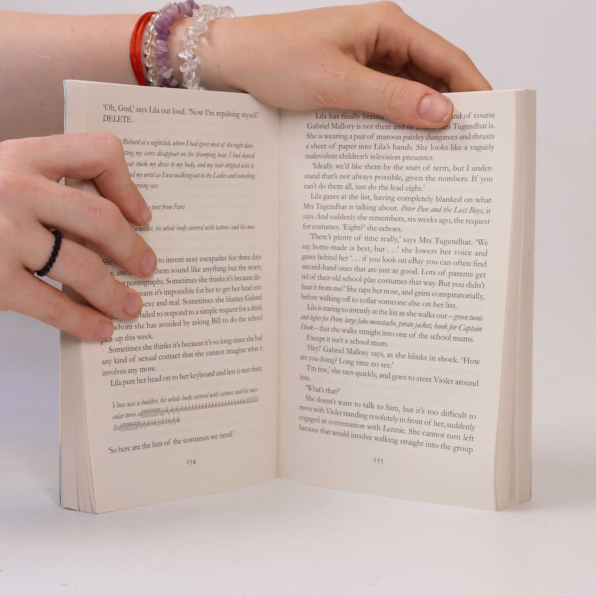 Jojo Moyes We All Live Here
