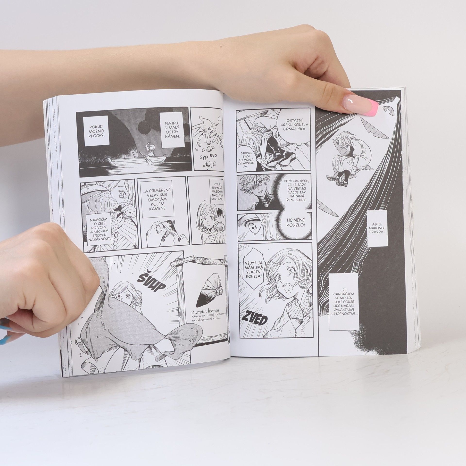 Kamome Shirahama Ateliér špičatých klobouků 1