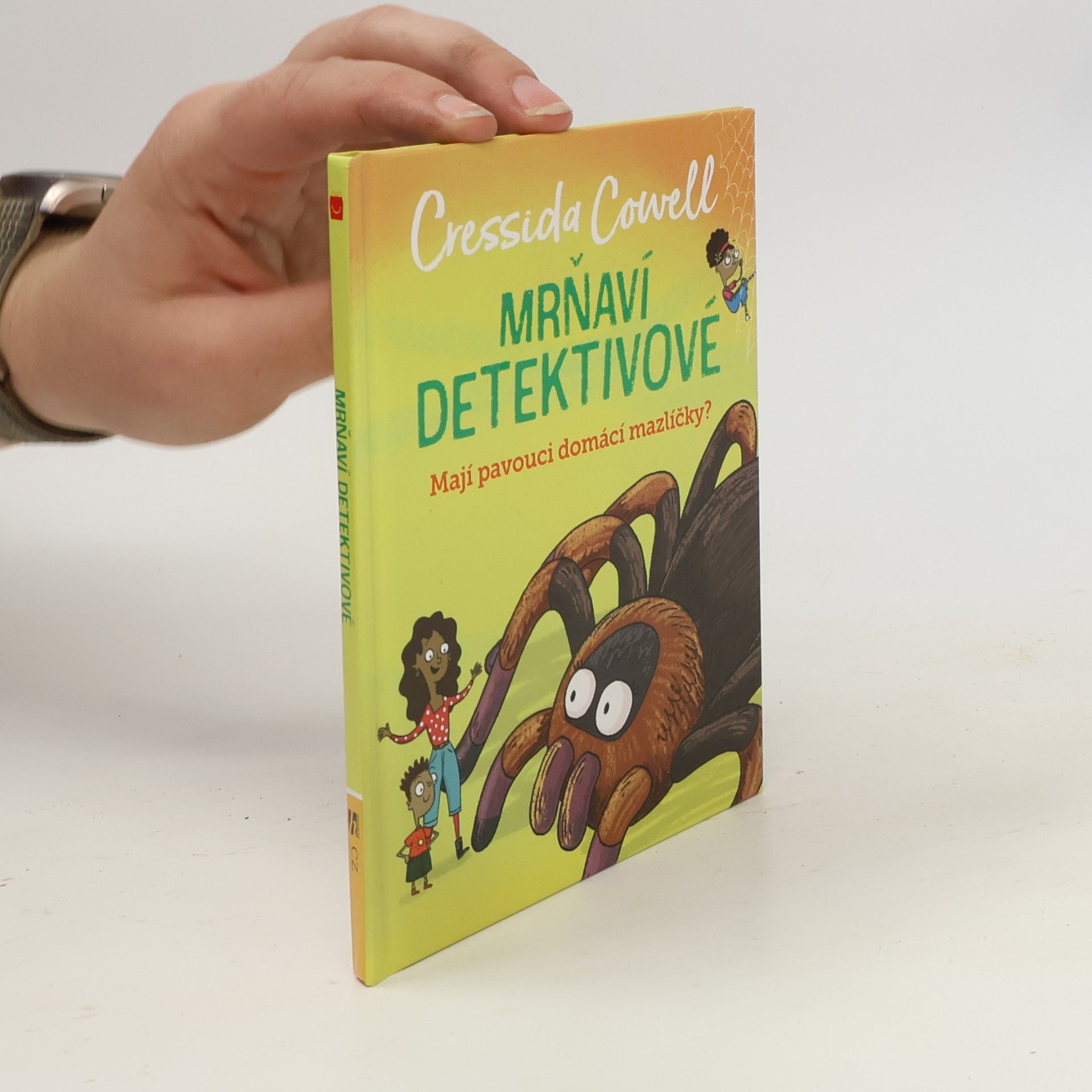 Mrňaví detektivové. Mají pavouci domácí mazlíčky?